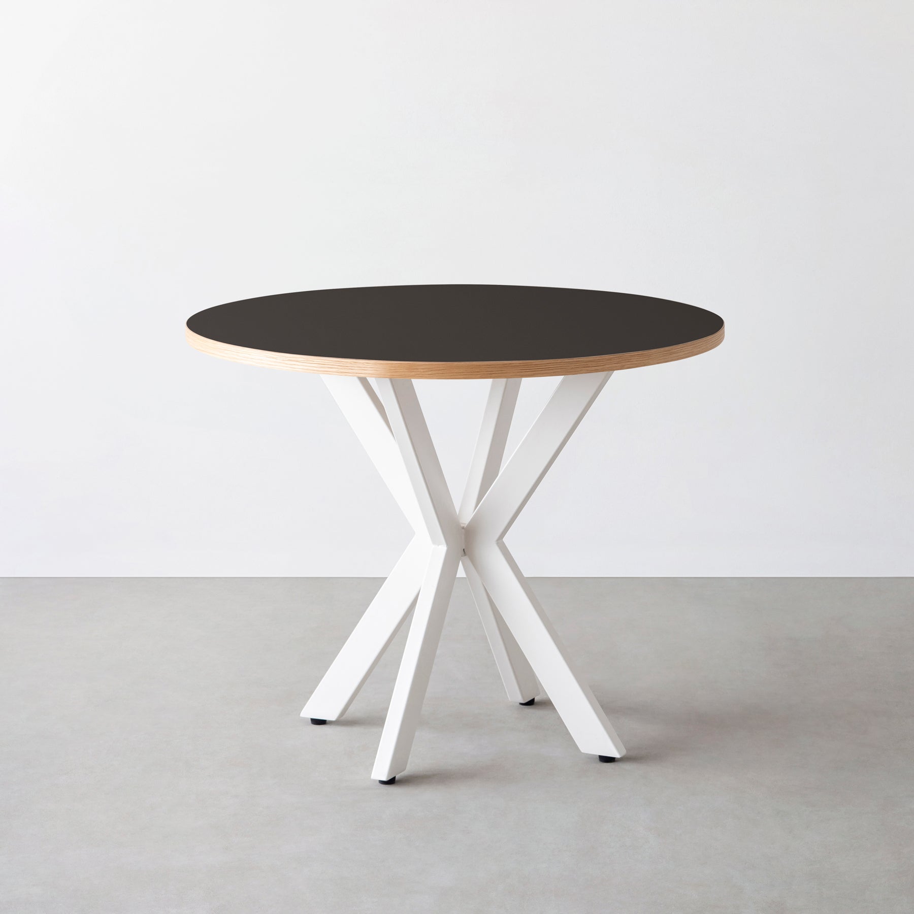 スマート造作カフェテーブル / リノリウム 全32色　白スチール脚 カフェX × ラウンド φ81 - 90