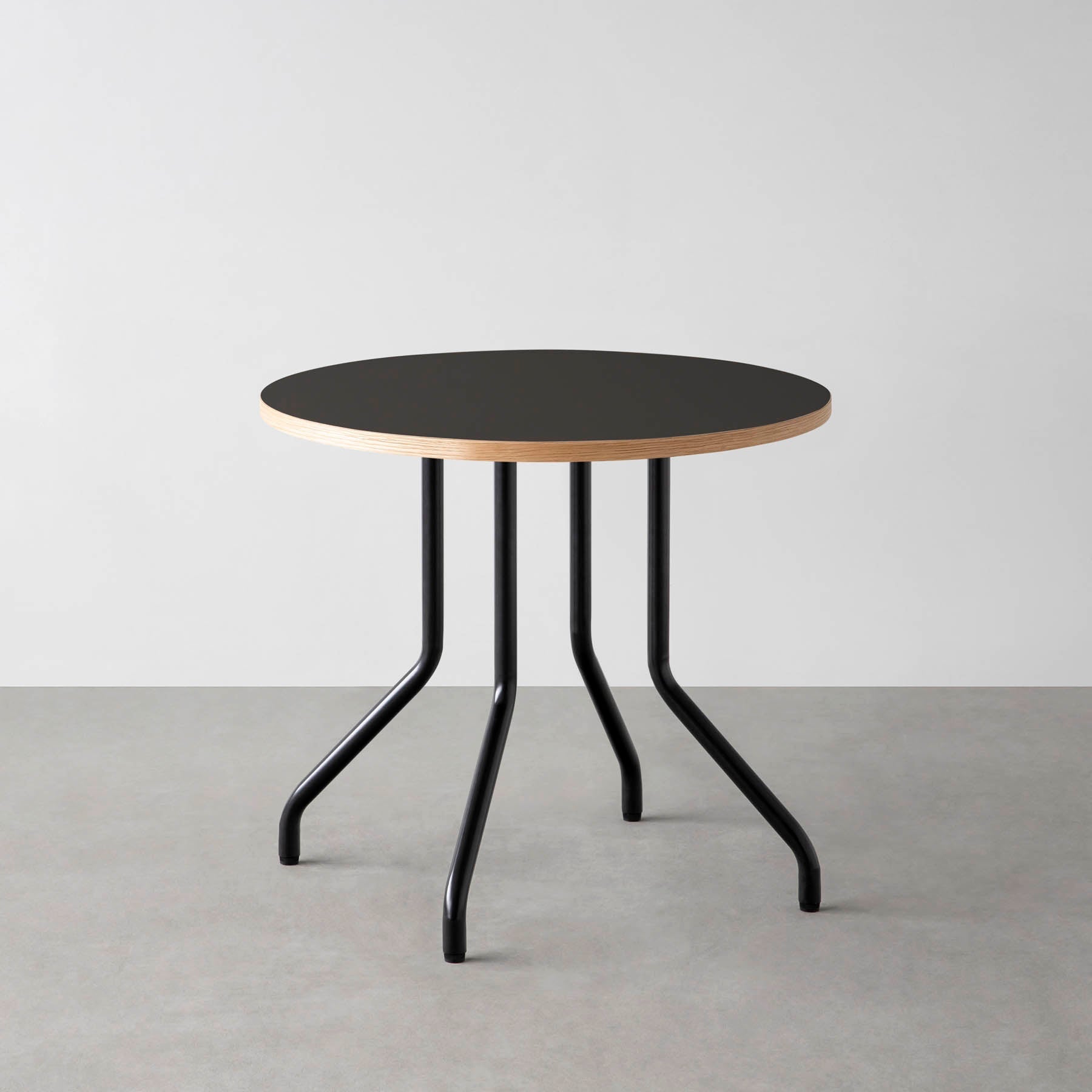 スマート造作カフェテーブル / リノリウム 全32色　黒スチール脚 4本脚 × ラウンド φ61 - 80