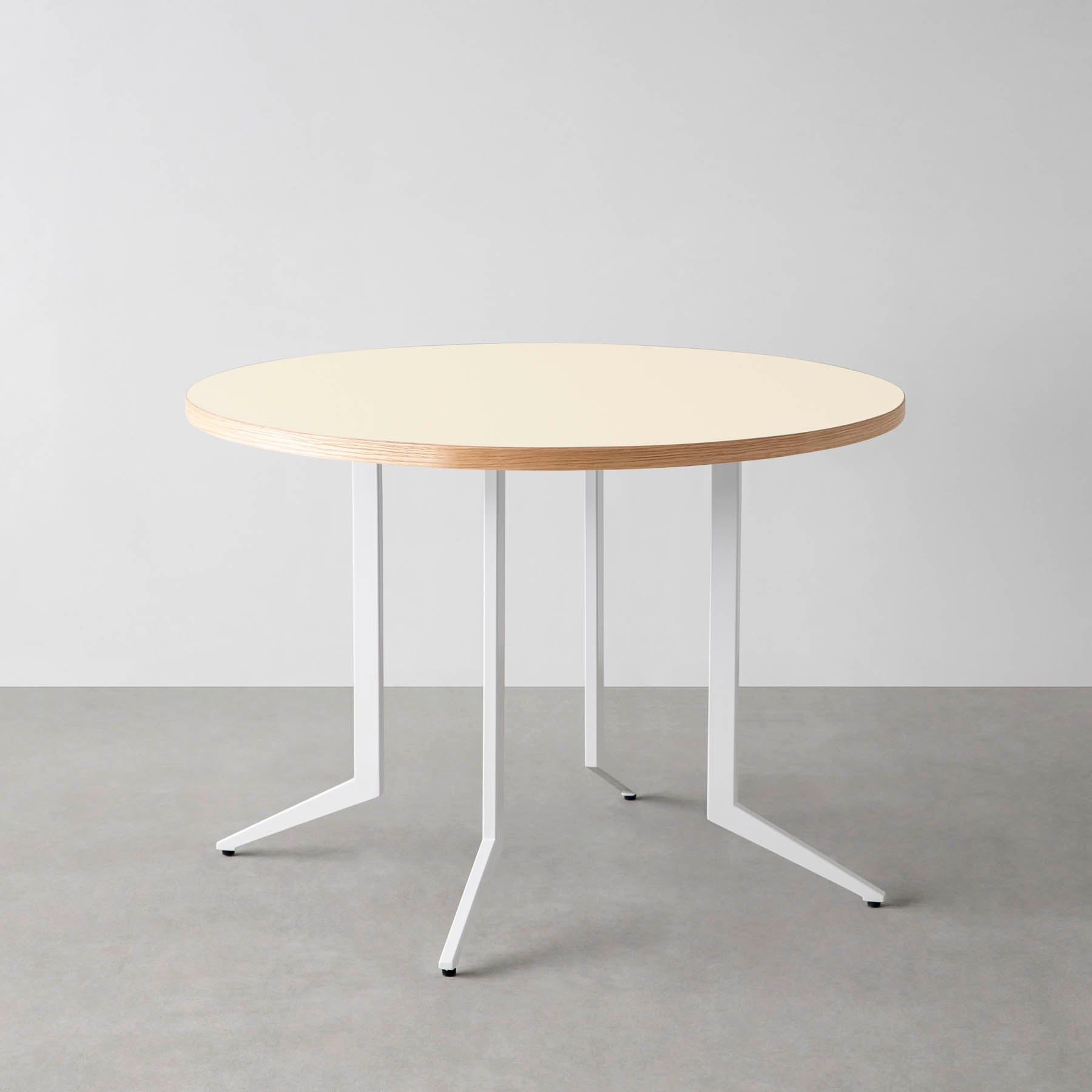 スマート造作カフェテーブル / リノリウム 全32色　白スチール脚 4本脚 × ラウンド φ81 - 100