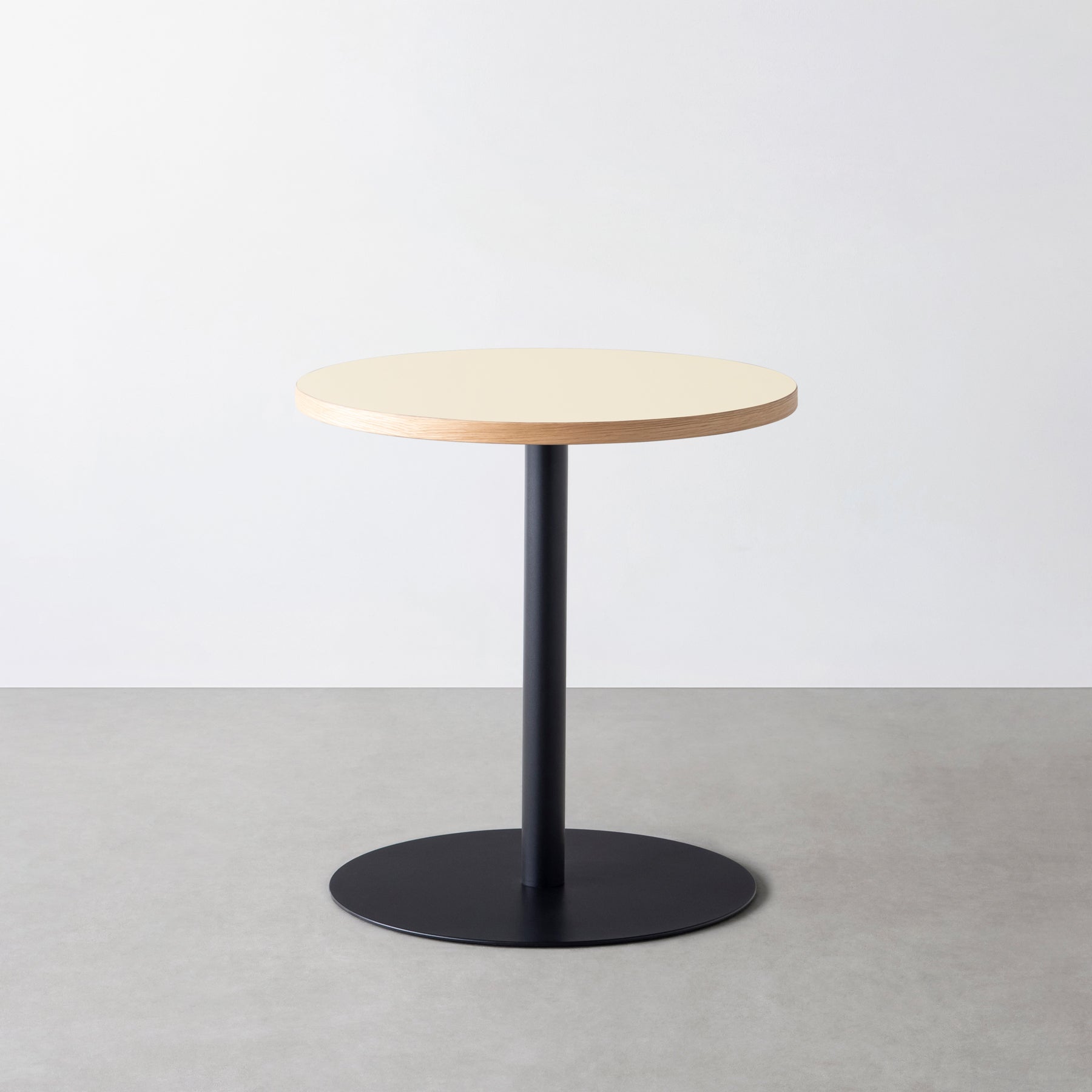 スマート造作カフェテーブル / リノリウム 全32色　黒スチール脚 1本脚 × ラウンド φ61 - 70