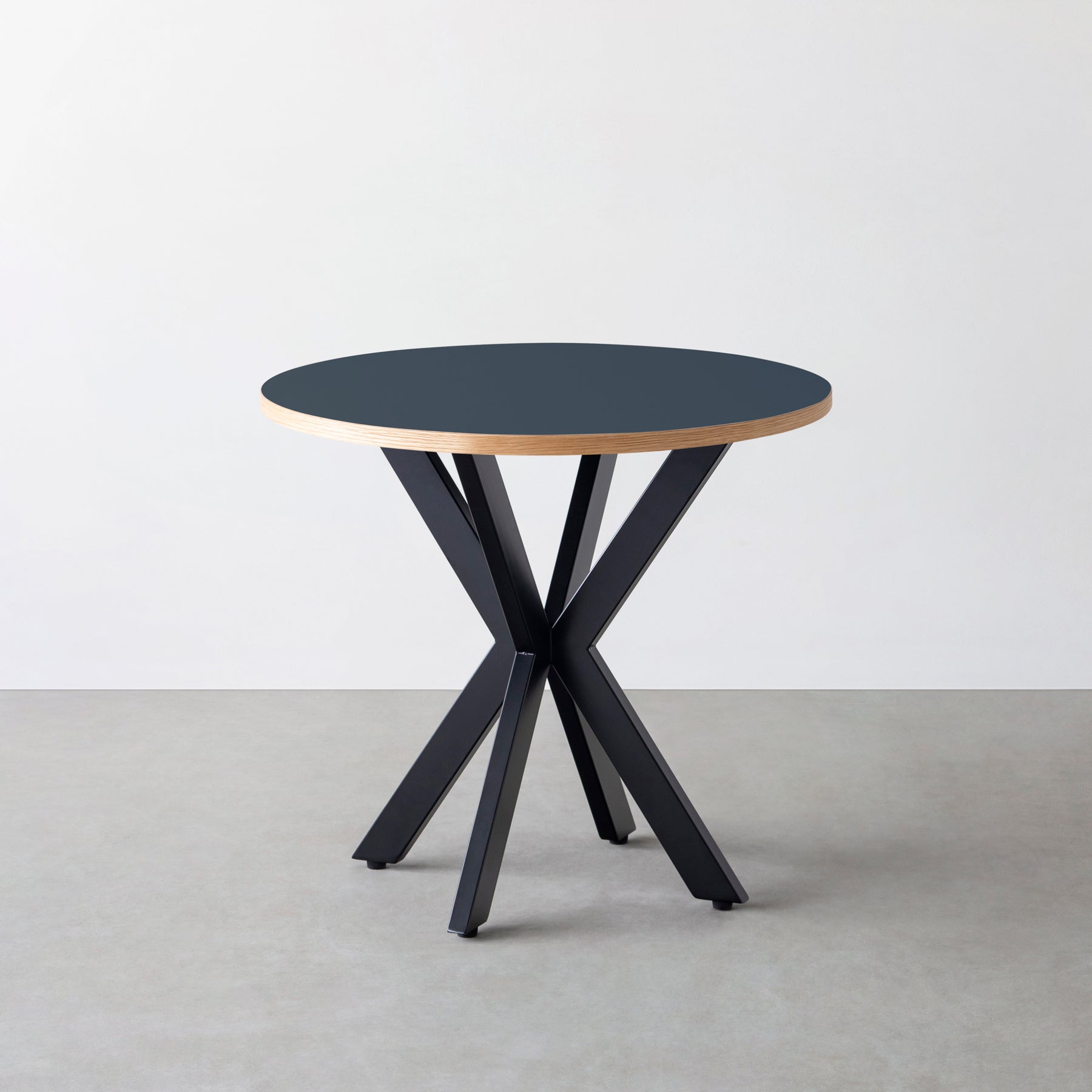 スマート造作カフェテーブル / リノリウム 全32色　黒スチール脚 カフェX × ラウンド φ71 - 80