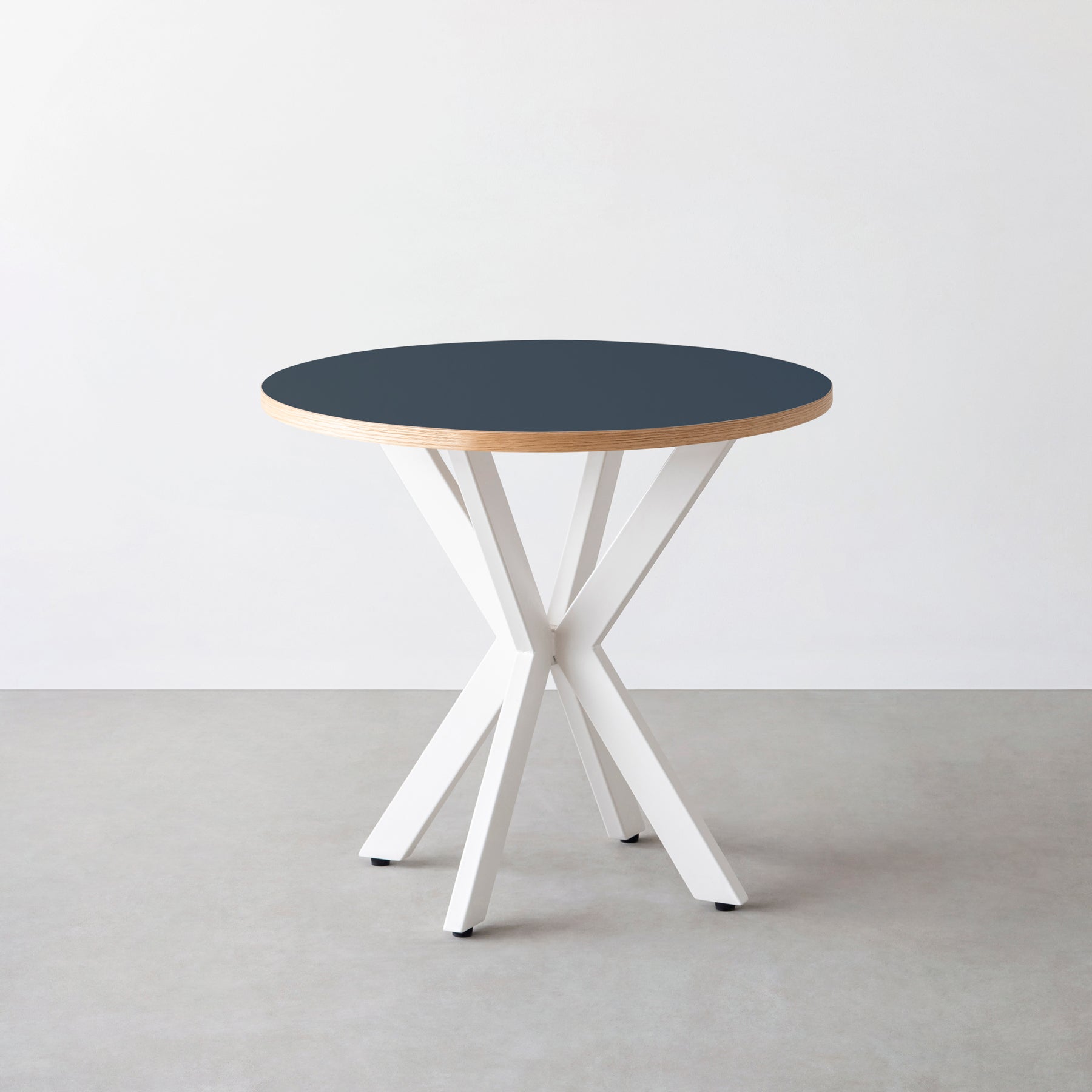 スマート造作カフェテーブル / リノリウム 全32色　白スチール脚 カフェX × ラウンド φ71 - 80