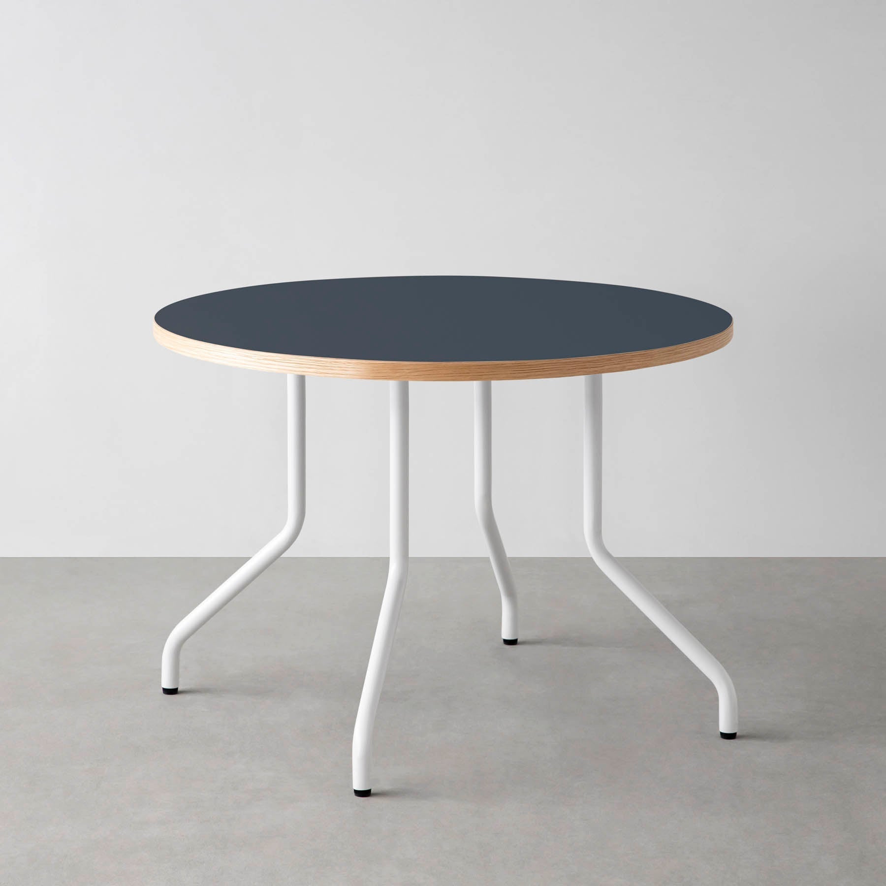 スマート造作カフェテーブル / リノリウム 全32色　白スチール脚 4本脚 × ラウンド φ81 - 100