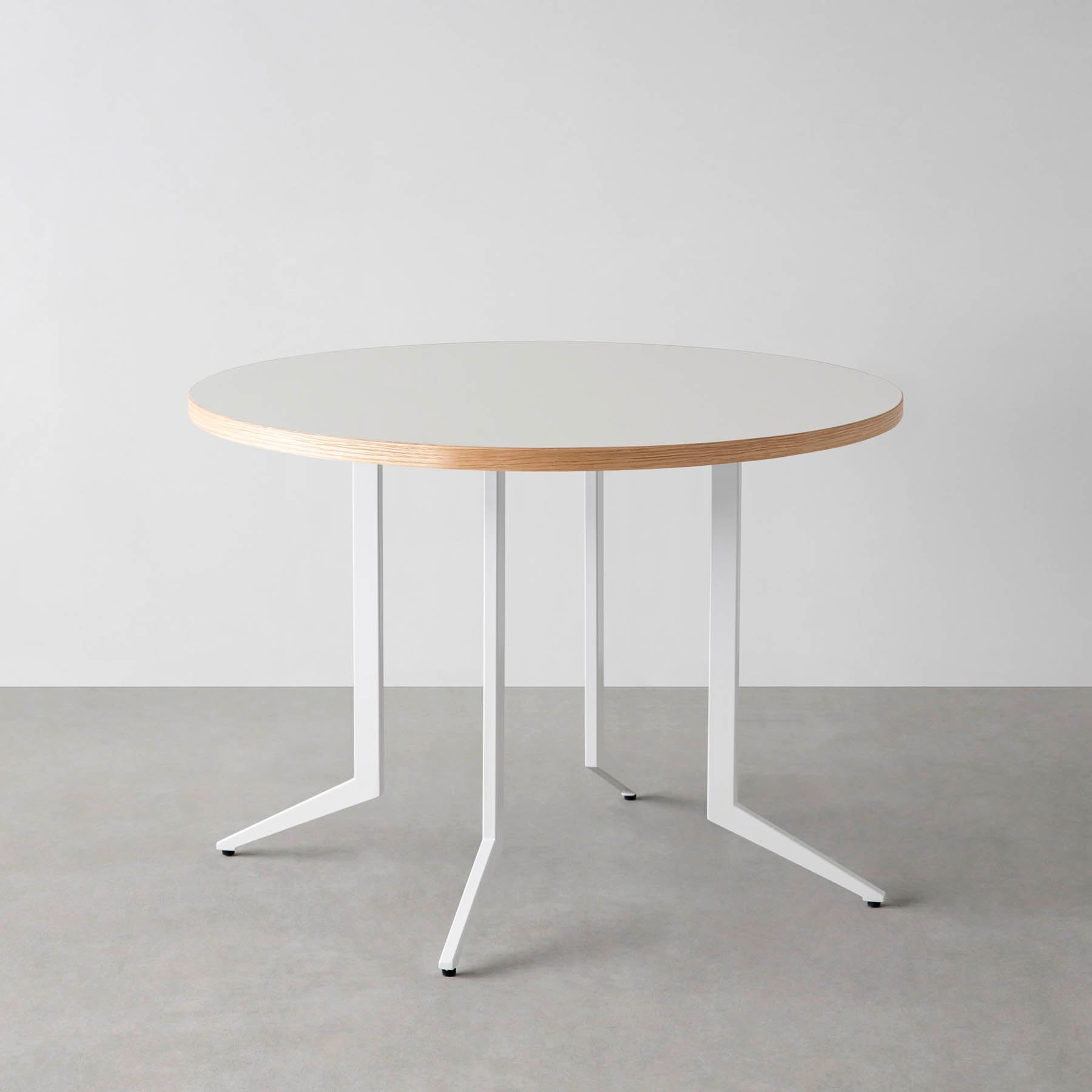 スマート造作カフェテーブル / リノリウム 全32色　白スチール脚 4本脚 × ラウンド φ81 - 100