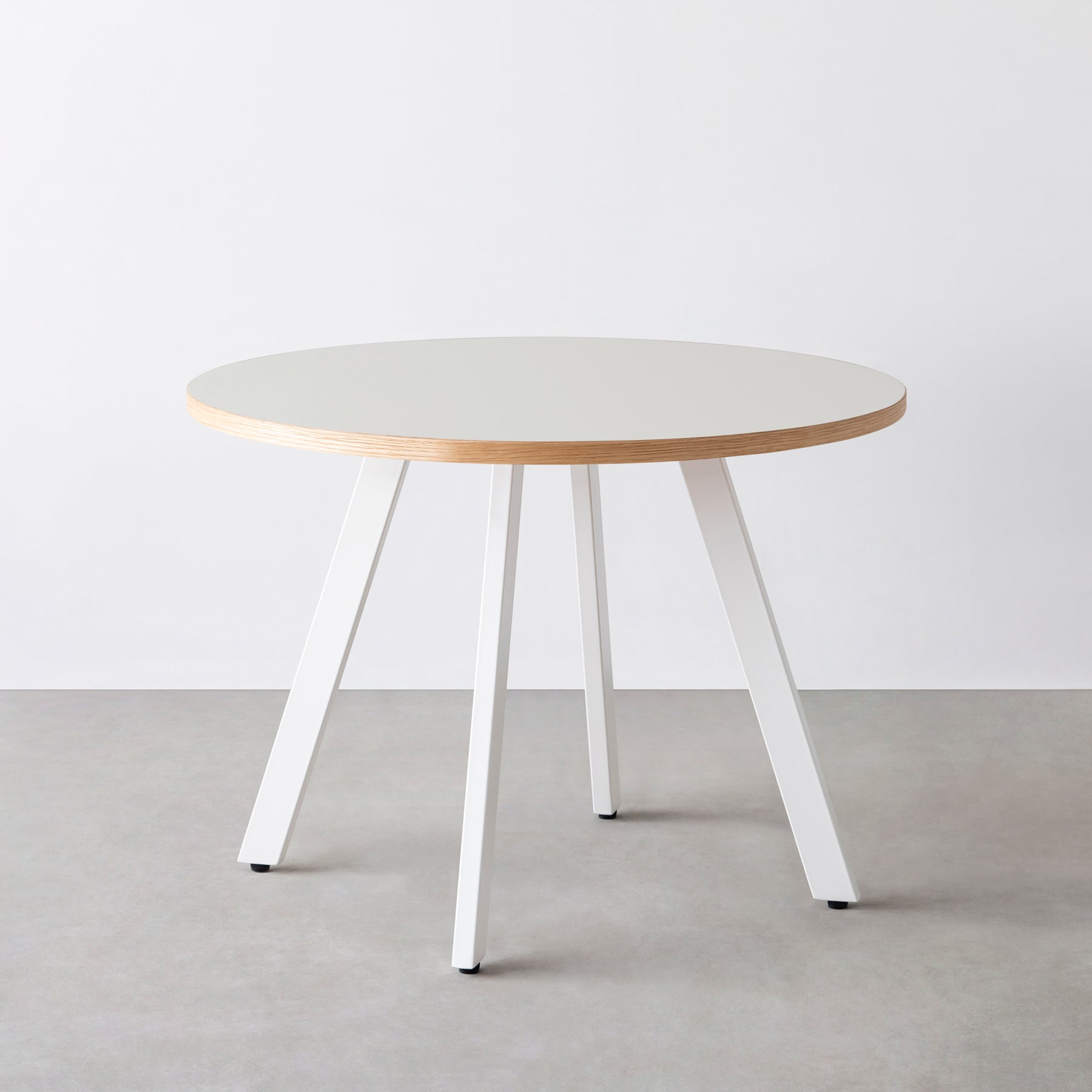 スマート造作カフェテーブル / リノリウム 全32色　白スチール脚 4本脚 × ラウンド φ81 - 100