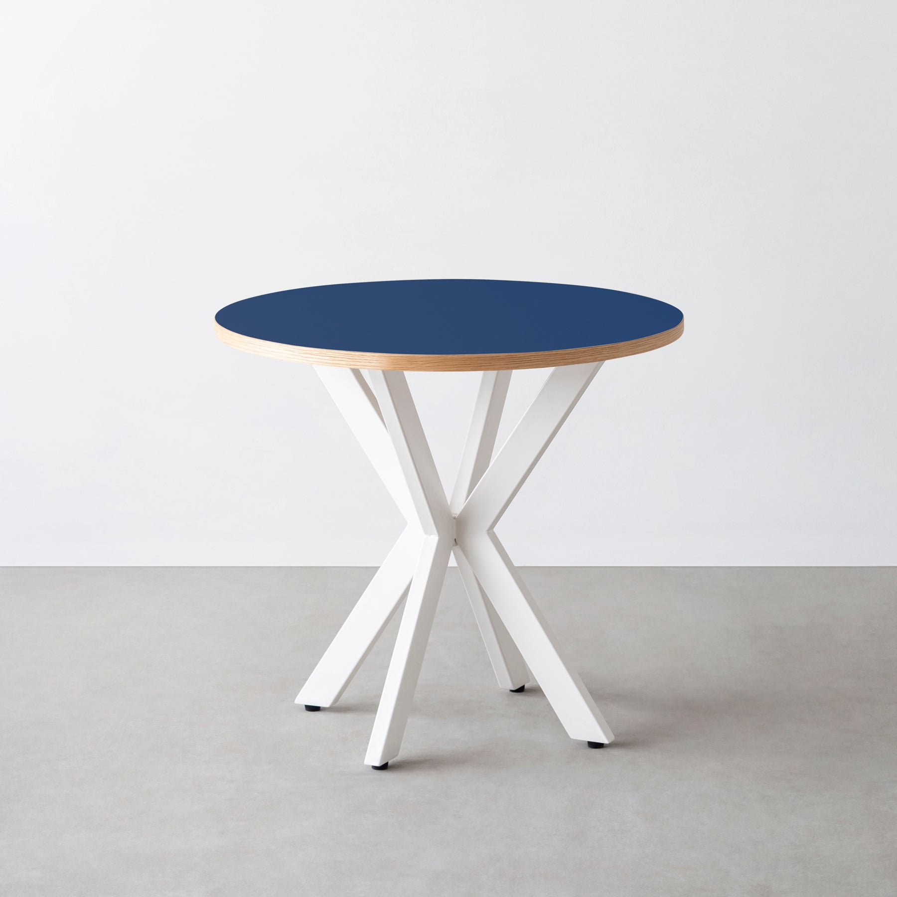 スマート造作カフェテーブル / リノリウム 全32色　白スチール脚 カフェX × ラウンド φ71 - 80