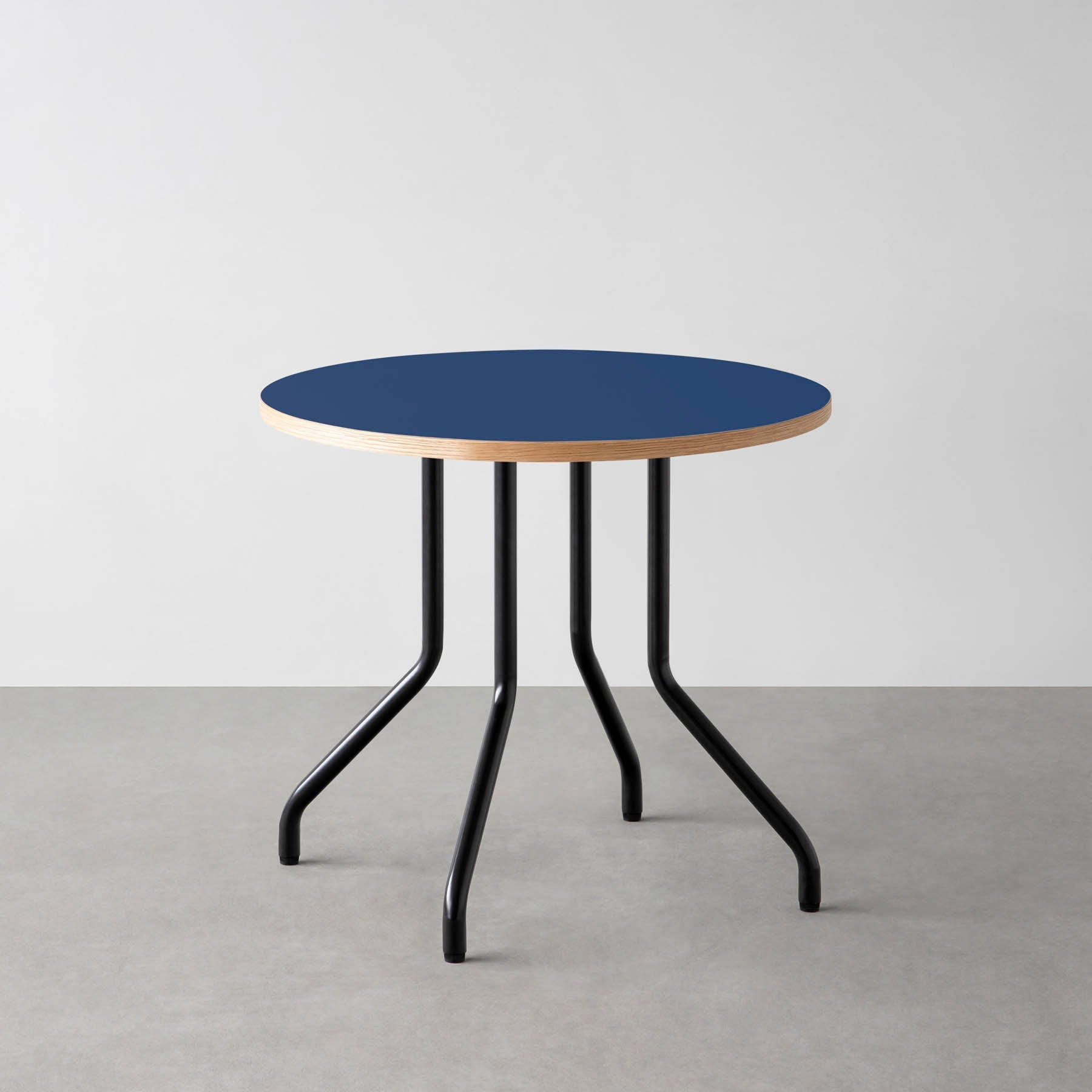 スマート造作カフェテーブル / リノリウム 全32色　黒スチール脚 4本脚 × ラウンド φ61 - 80