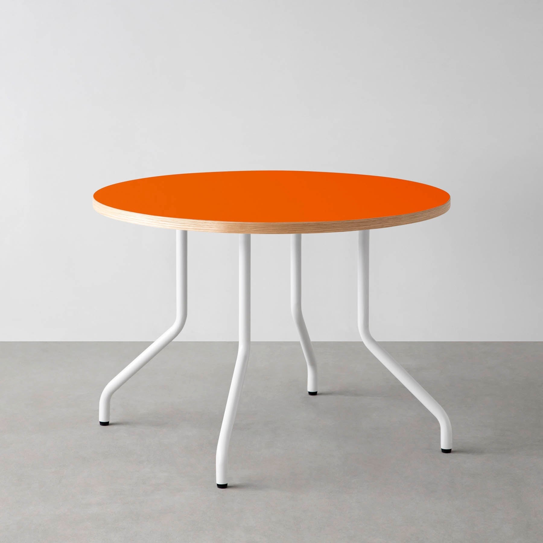 スマート造作カフェテーブル / リノリウム 全32色　白スチール脚 4本脚 × ラウンド φ81 - 100