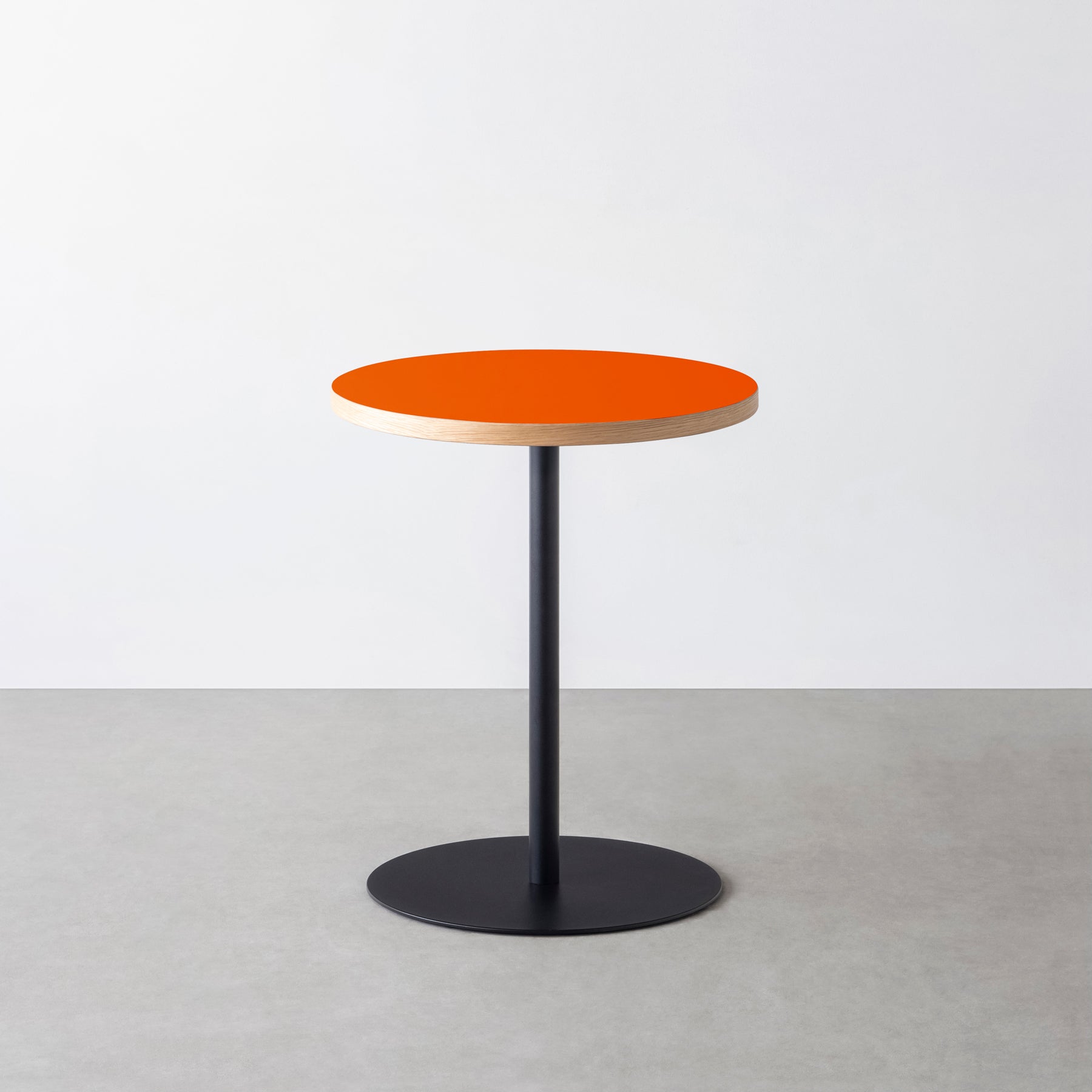 スマート造作カフェテーブル / リノリウム 全32色　黒スチール脚 1本脚 × ラウンド φ50 - 60