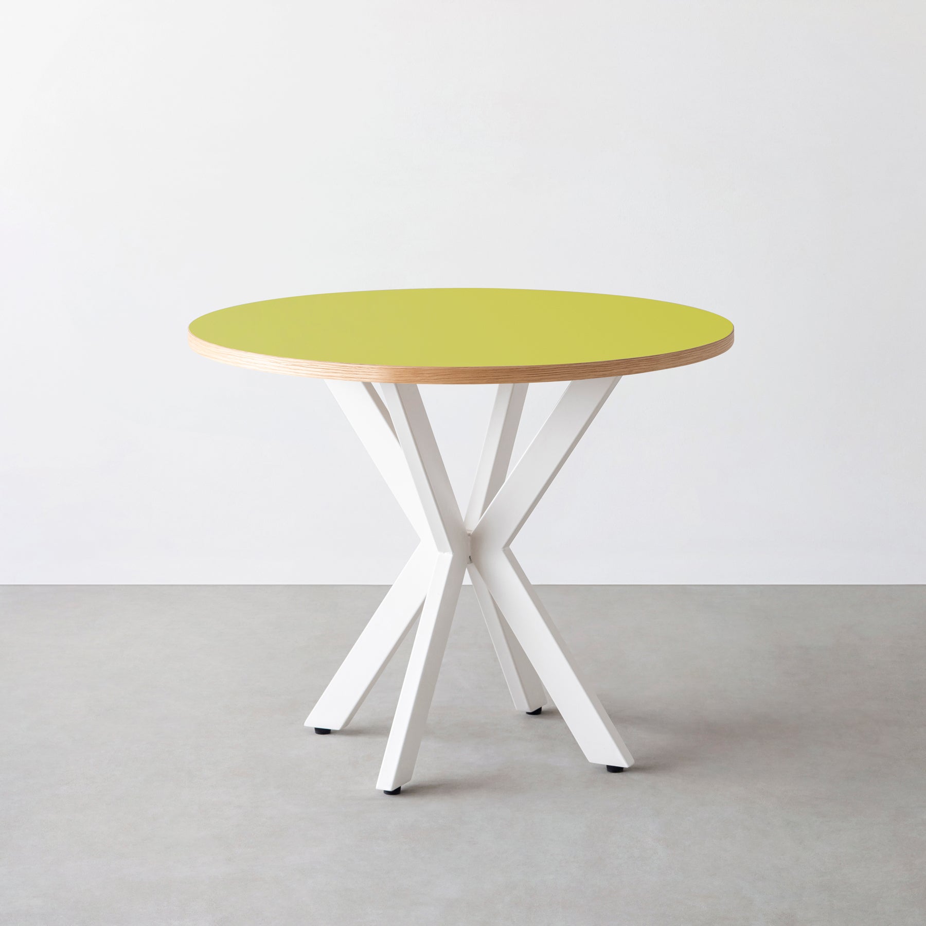 スマート造作カフェテーブル / リノリウム 全32色　白スチール脚 カフェX × ラウンド φ81 - 90