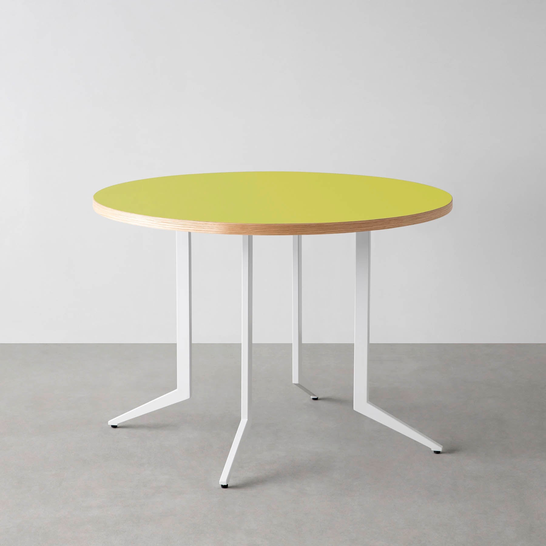 スマート造作カフェテーブル / リノリウム 全32色　白スチール脚 4本脚 × ラウンド φ81 - 100