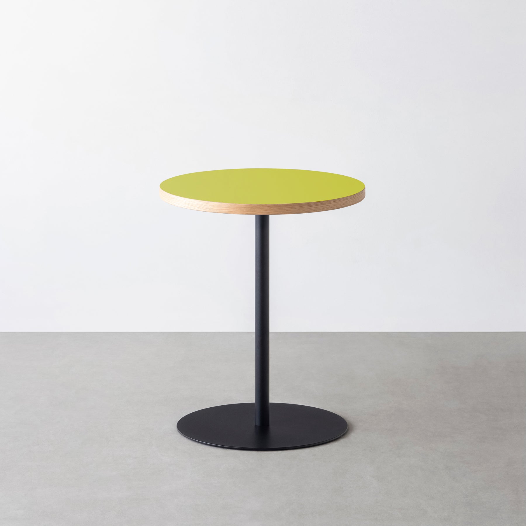 スマート造作カフェテーブル / リノリウム 全32色　黒スチール脚 1本脚 × ラウンド φ50 - 60