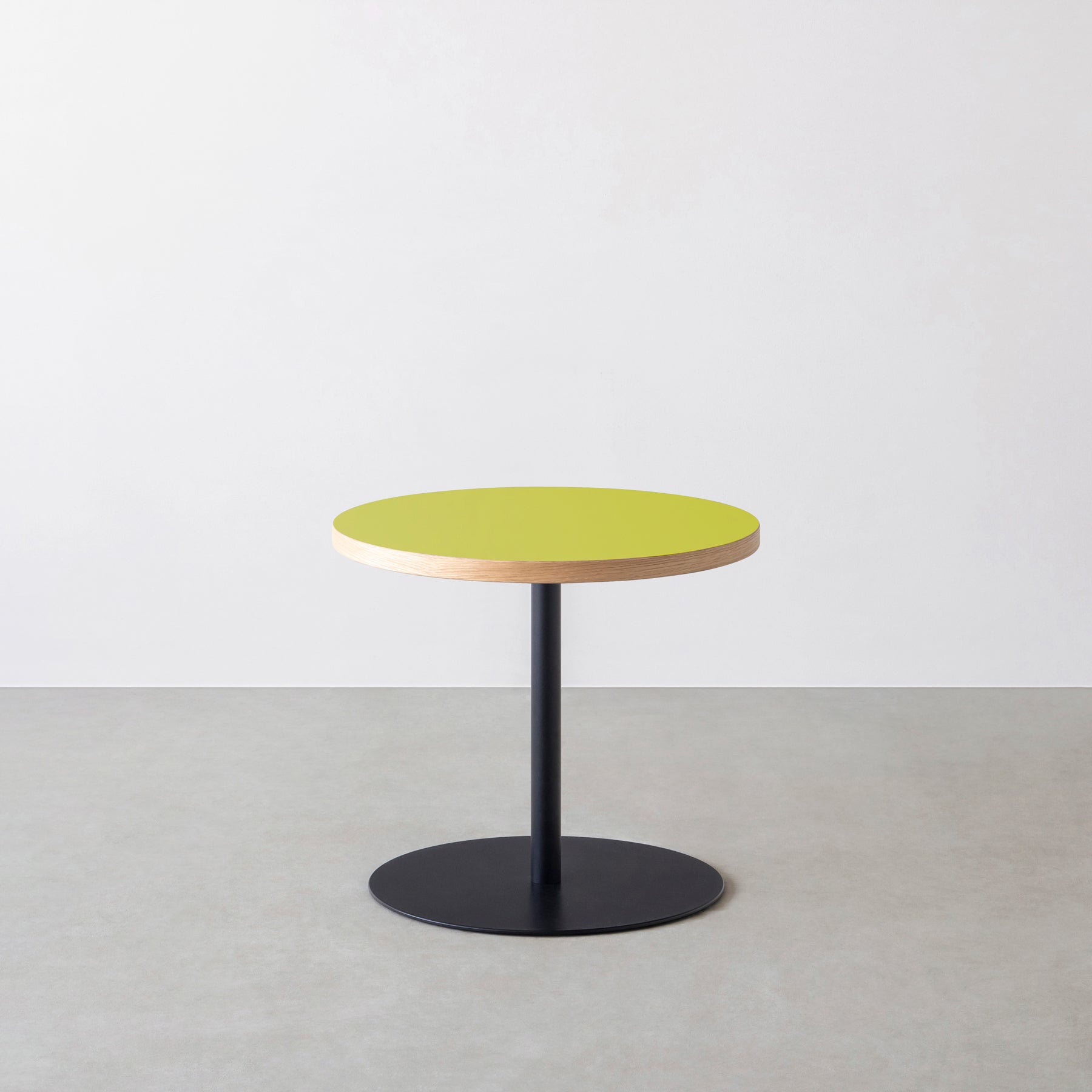 スマート造作カフェテーブル / リノリウム 全32色　黒スチール脚 1本脚 × ラウンド φ50 - 60