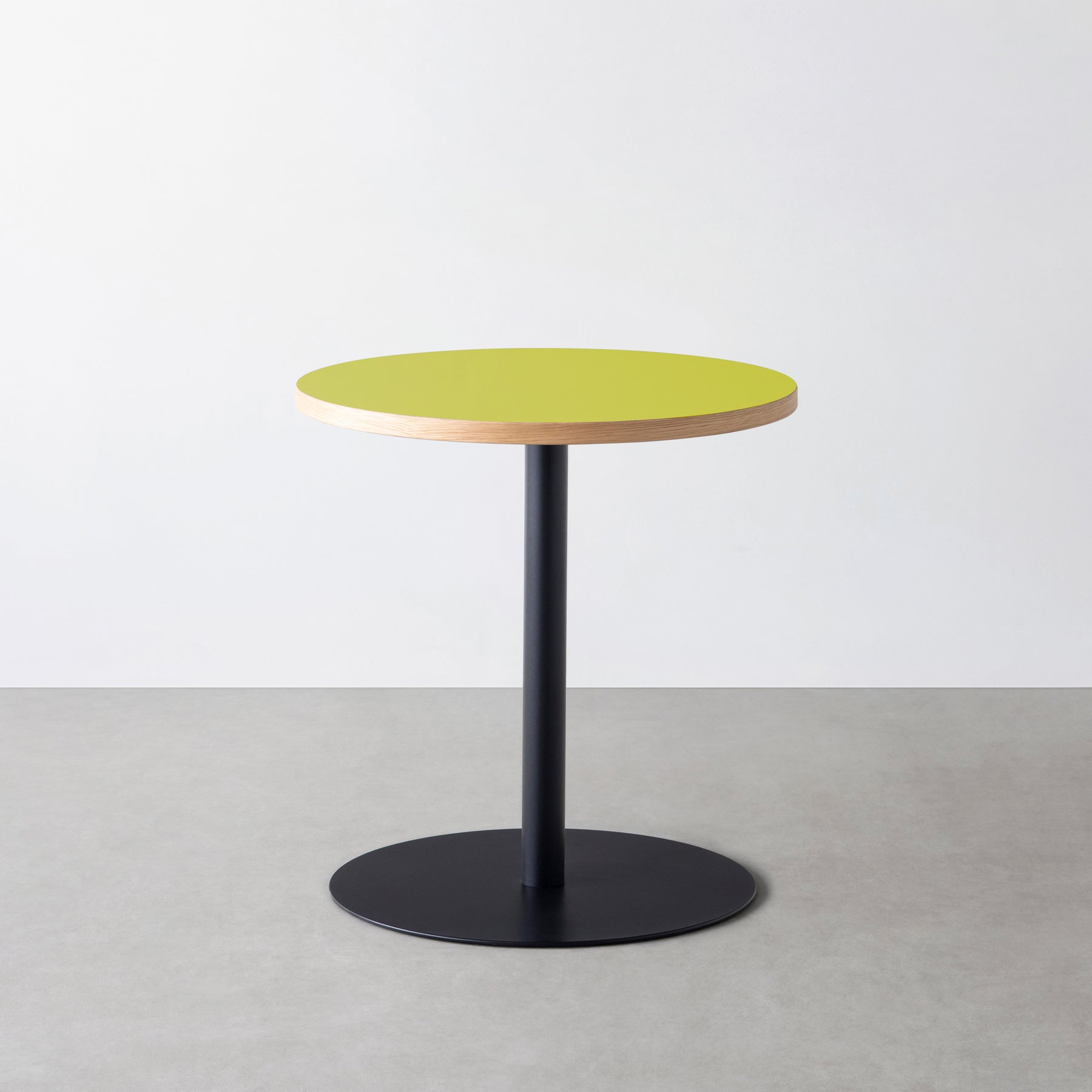 スマート造作カフェテーブル / リノリウム 全32色　黒スチール脚 1本脚 × ラウンド φ61 - 70