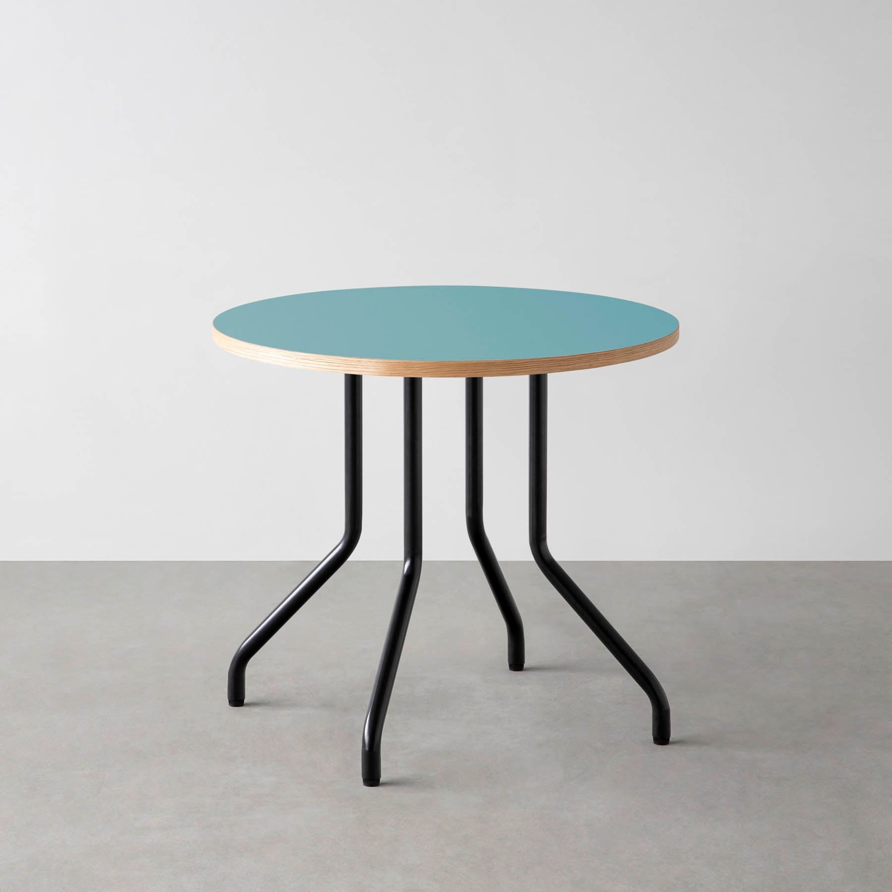 スマート造作カフェテーブル / リノリウム 全32色　黒スチール脚 4本脚 × ラウンド φ61 - 80