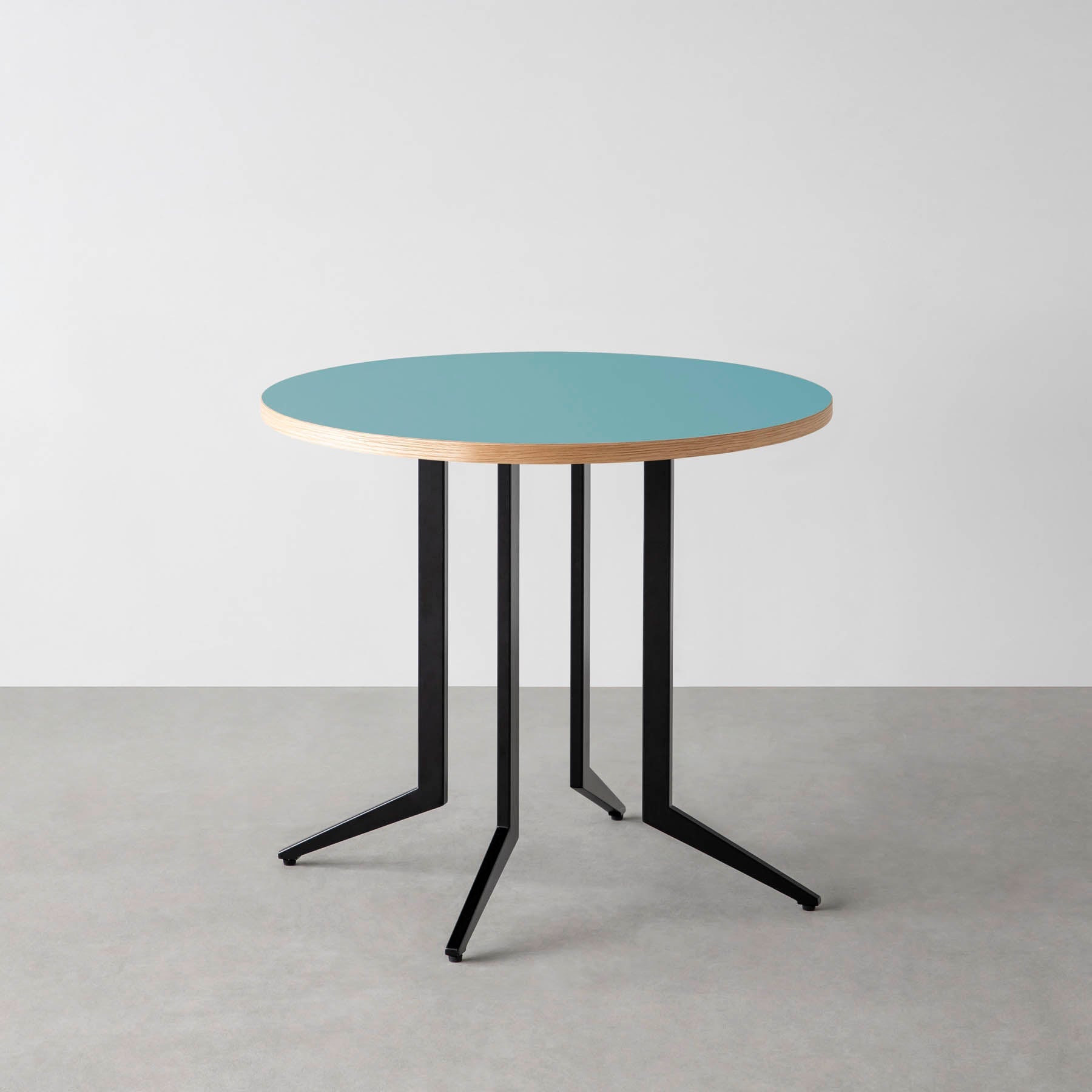 スマート造作カフェテーブル / リノリウム 全32色　黒スチール脚 4本脚 × ラウンド φ61 - 80