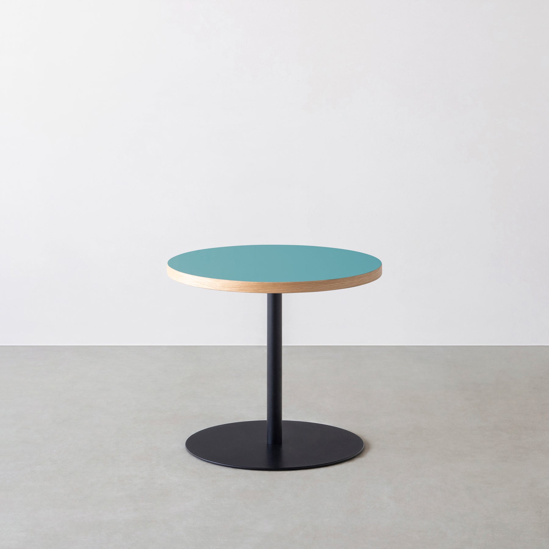 スマート造作カフェテーブル / リノリウム 全32色　黒スチール脚 1本脚 × ラウンド φ50 - 60