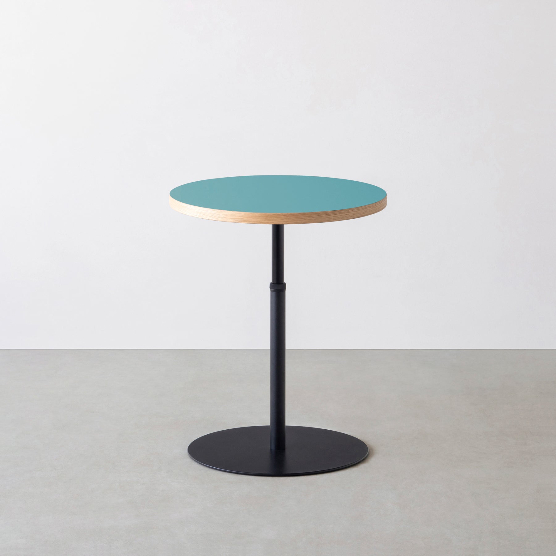 スマート造作カフェテーブル / リノリウム 全32色　黒スチール脚 1本脚 × ラウンド φ50 - 60