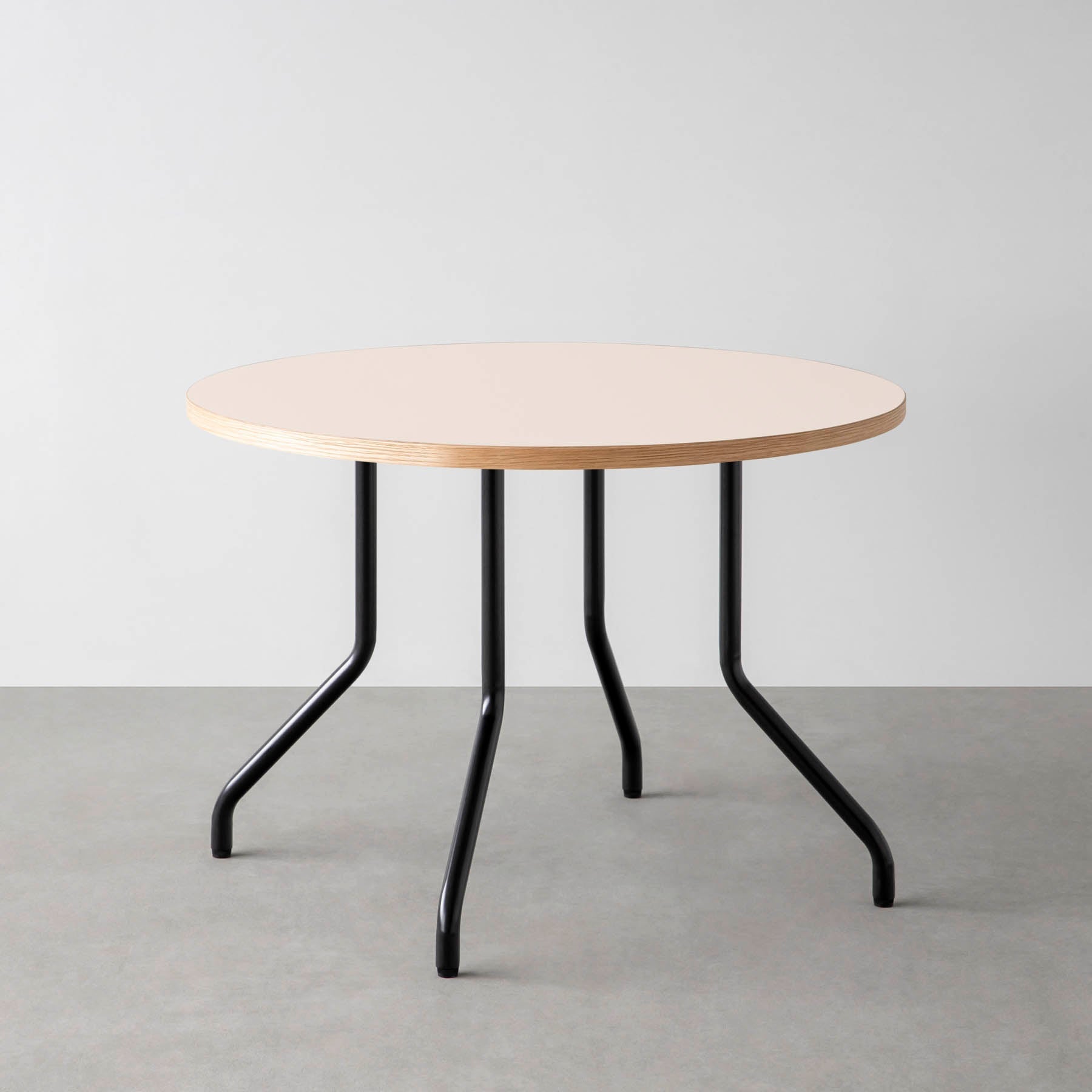 スマート造作カフェテーブル / リノリウム 全32色　黒スチール脚 4本脚 × ラウンド φ81 - 100