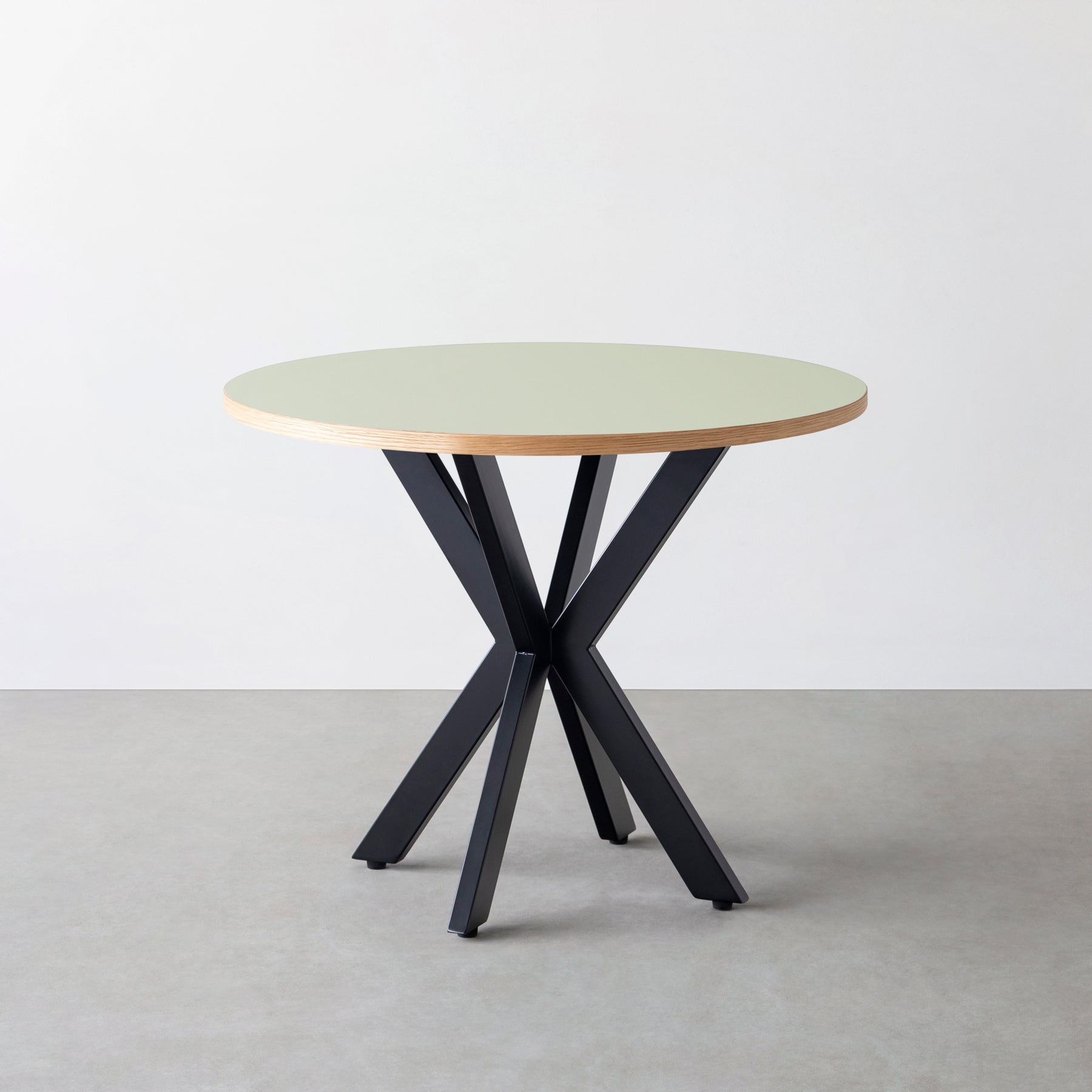 スマート造作カフェテーブル / リノリウム 全32色　黒スチール脚 カフェX × ラウンド φ81 - 90