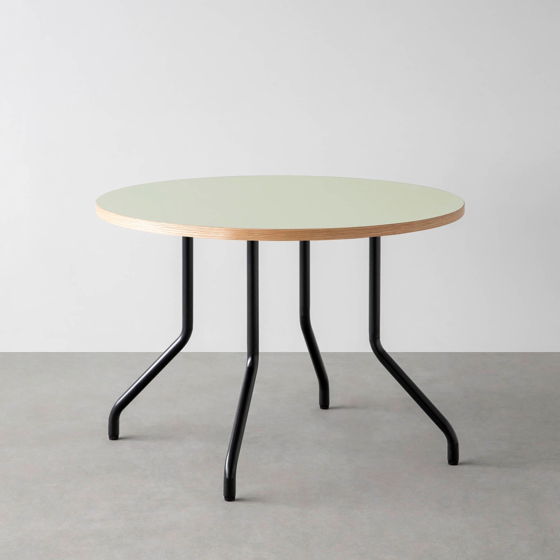 スマート造作カフェテーブル / リノリウム 全32色　黒スチール脚 4本脚 × ラウンド φ81 - 100