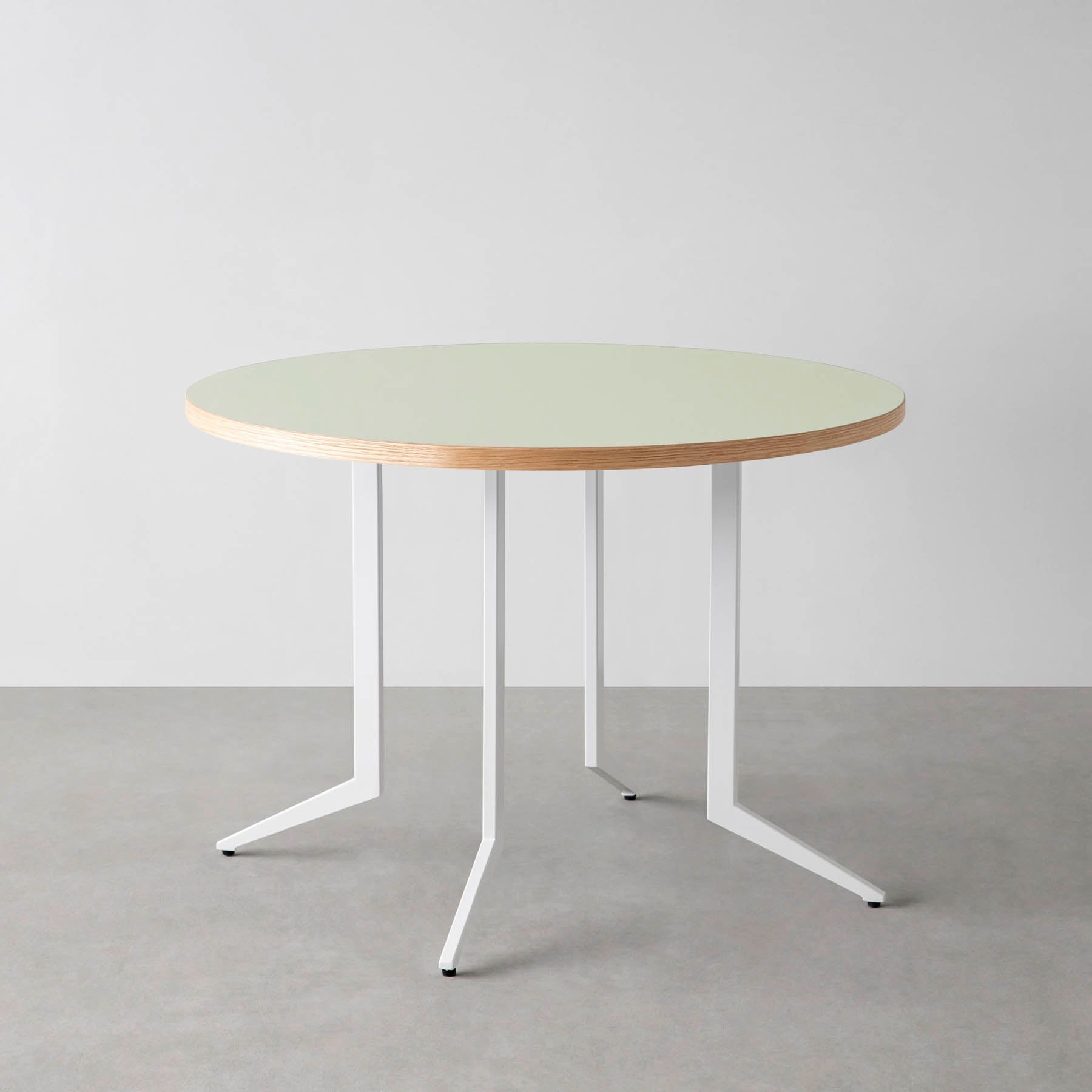 スマート造作カフェテーブル / リノリウム 全32色　白スチール脚 4本脚 × ラウンド φ81 - 100