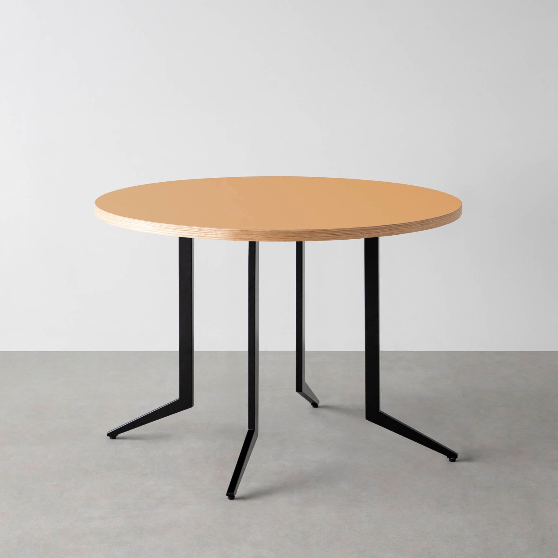 スマート造作カフェテーブル / リノリウム 全32色　黒スチール脚 4本脚 × ラウンド φ81 - 100