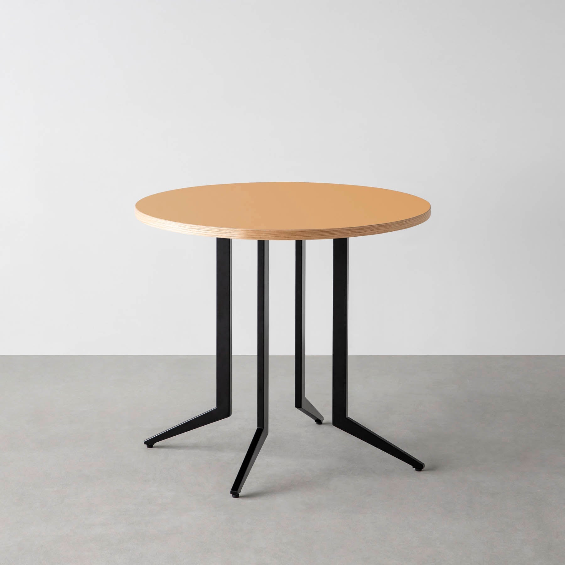 スマート造作カフェテーブル / リノリウム 全32色　黒スチール脚 4本脚 × ラウンド φ61 - 80