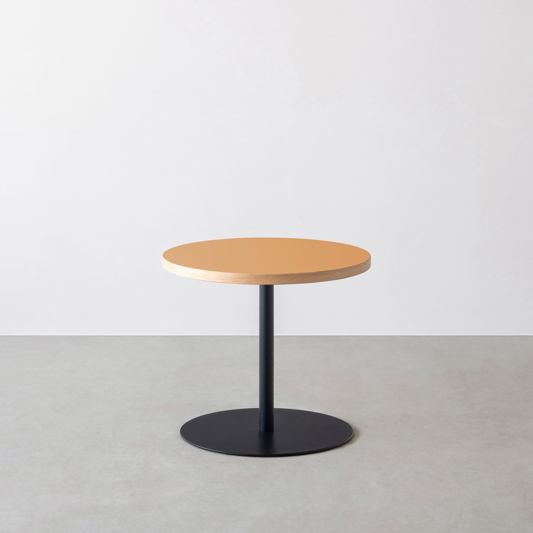 スマート造作カフェテーブル / リノリウム 全32色　黒スチール脚 1本脚 × ラウンド φ50 - 60