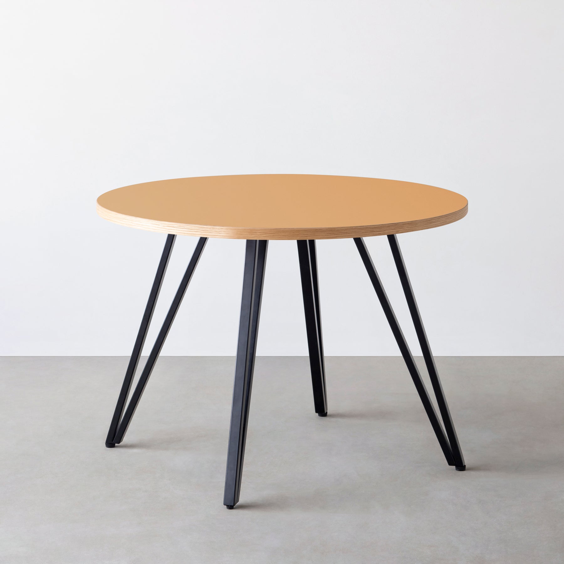 スマート造作カフェテーブル / リノリウム 全32色　黒スチール脚 4本脚 × ラウンド φ81 - 100