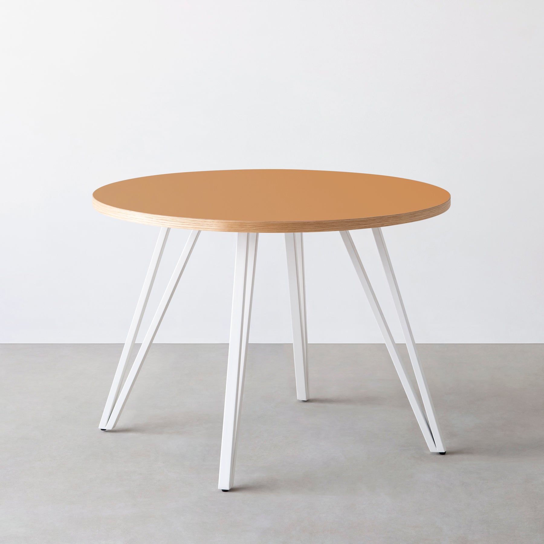 スマート造作カフェテーブル / リノリウム 全32色　白スチール脚 4本脚 × ラウンド φ81 - 100