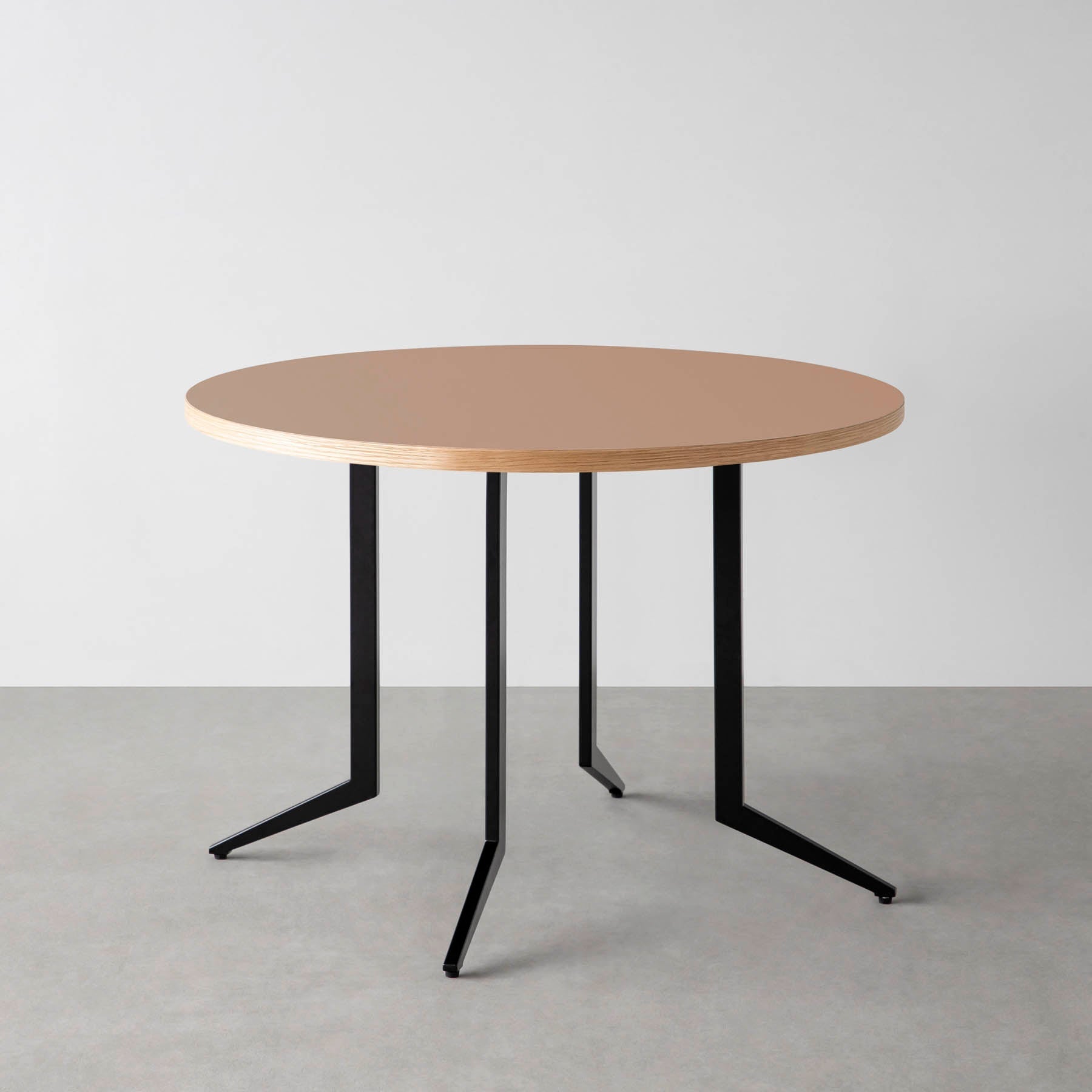 スマート造作カフェテーブル / リノリウム 全32色　黒スチール脚 4本脚 × ラウンド φ81 - 100