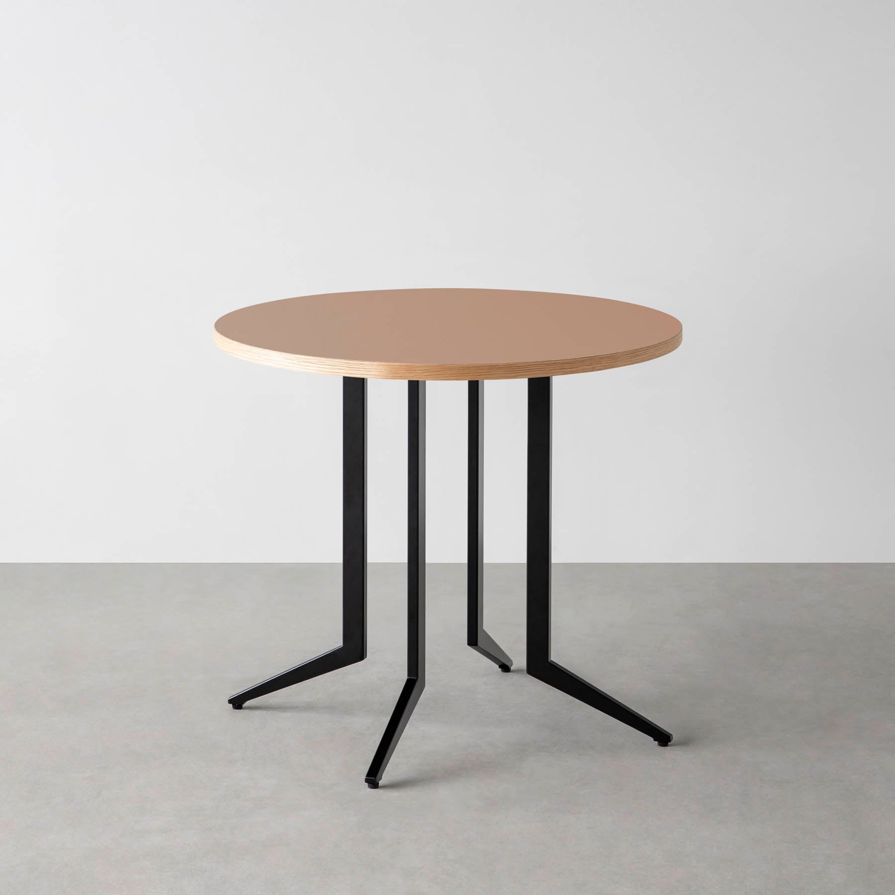 スマート造作カフェテーブル / リノリウム 全32色　黒スチール脚 4本脚 × ラウンド φ61 - 80