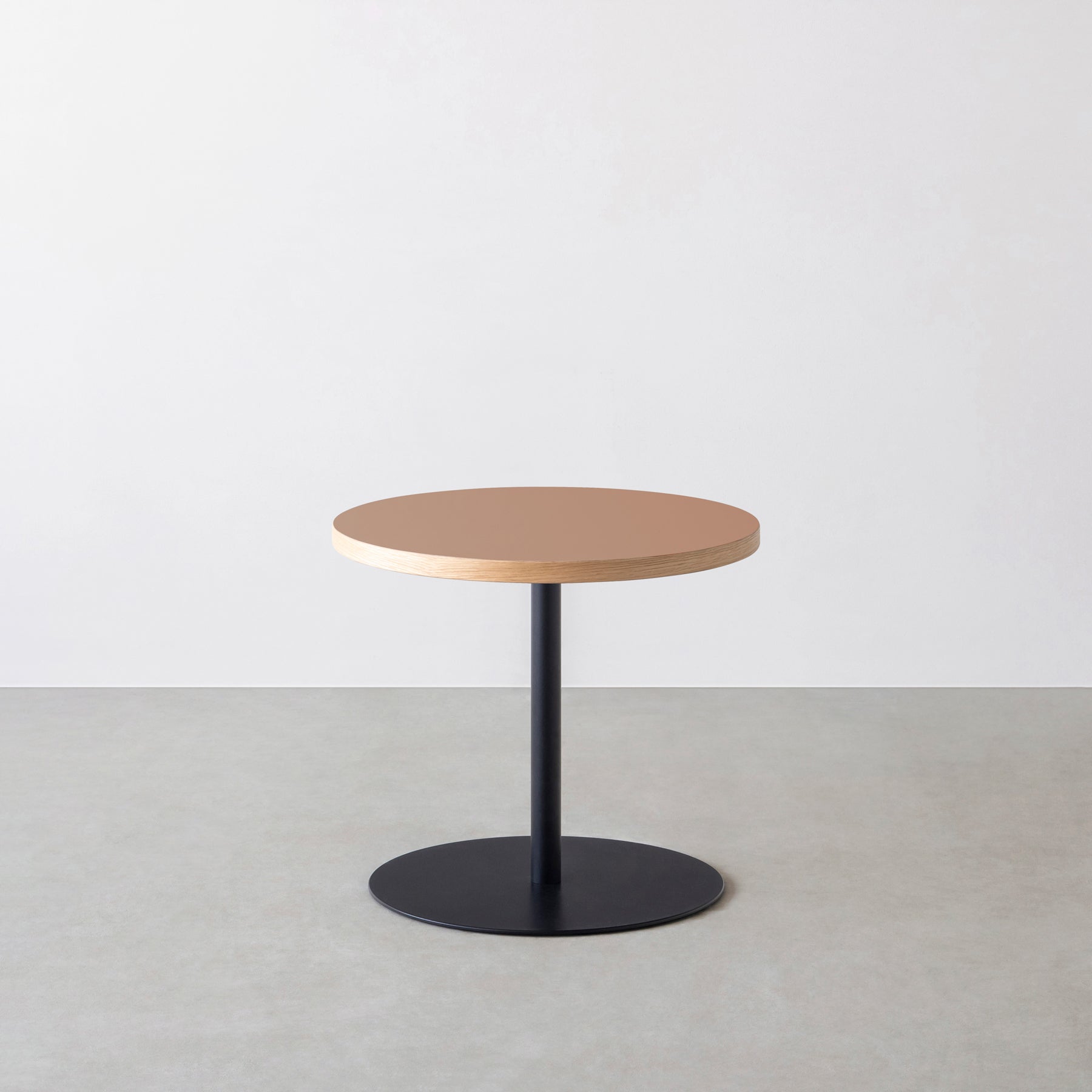 スマート造作カフェテーブル / リノリウム 全32色　黒スチール脚 1本脚 × ラウンド φ50 - 60