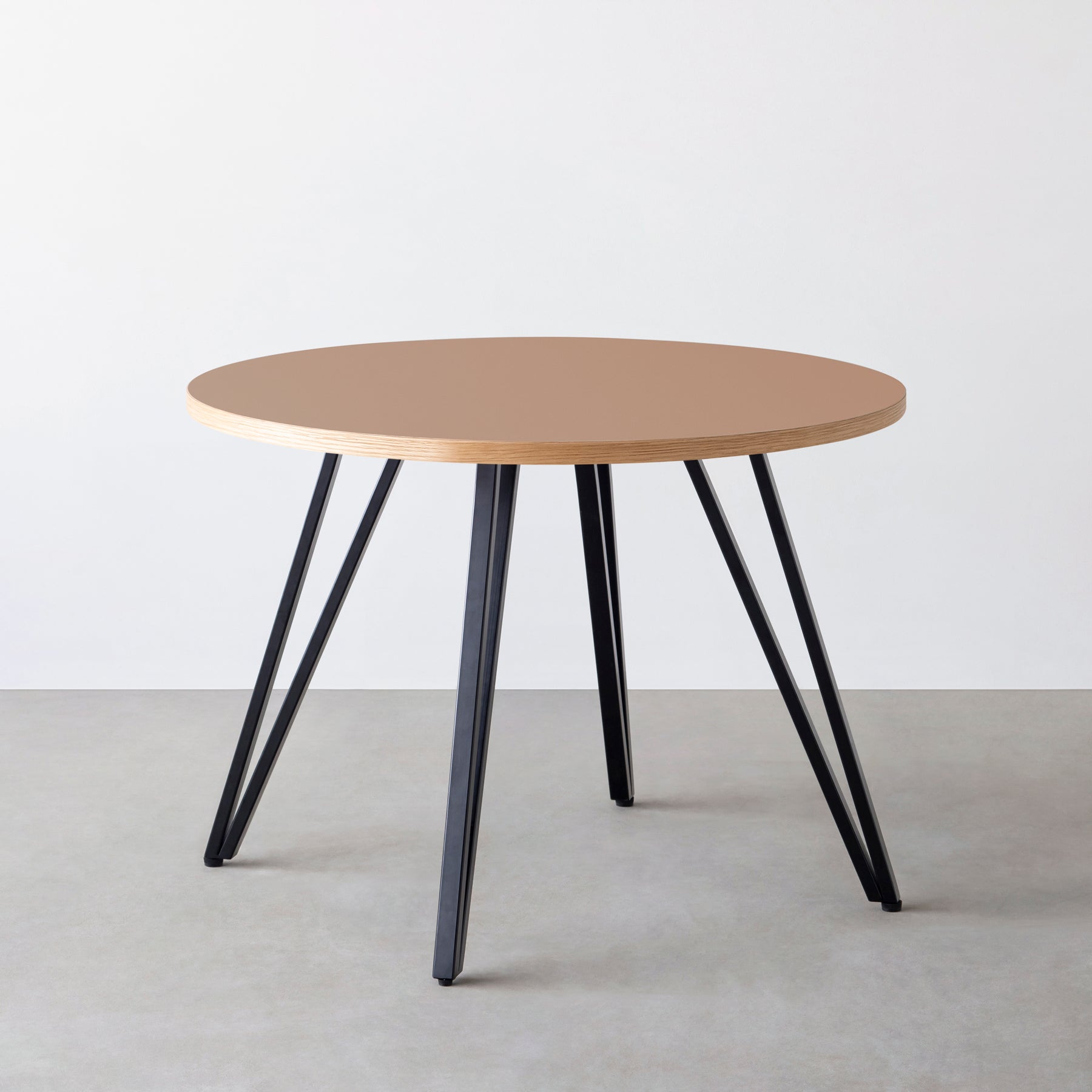 スマート造作カフェテーブル / リノリウム 全32色　黒スチール脚 4本脚 × ラウンド φ81 - 100