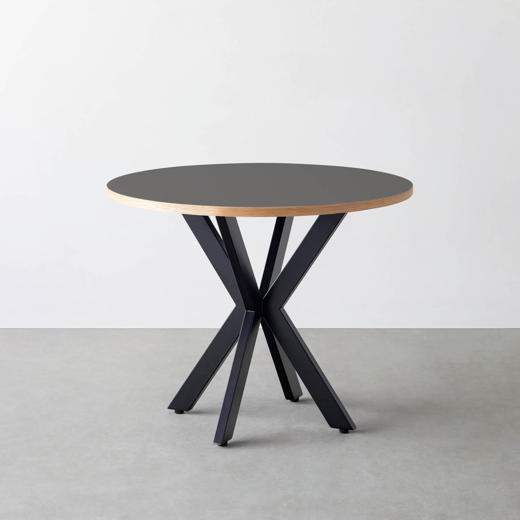 スマート造作カフェテーブル / リノリウム 全32色　黒スチール脚 カフェX × ラウンド φ81 - 90