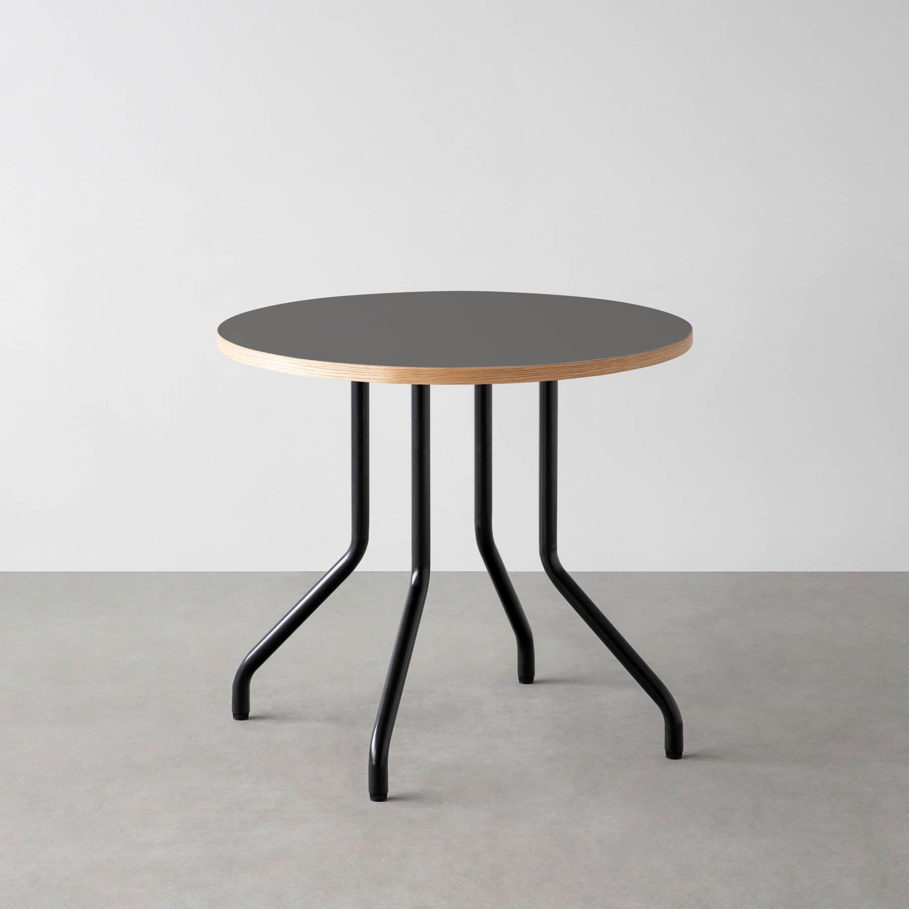 スマート造作カフェテーブル / リノリウム 全32色　黒スチール脚 4本脚 × ラウンド φ61 - 80