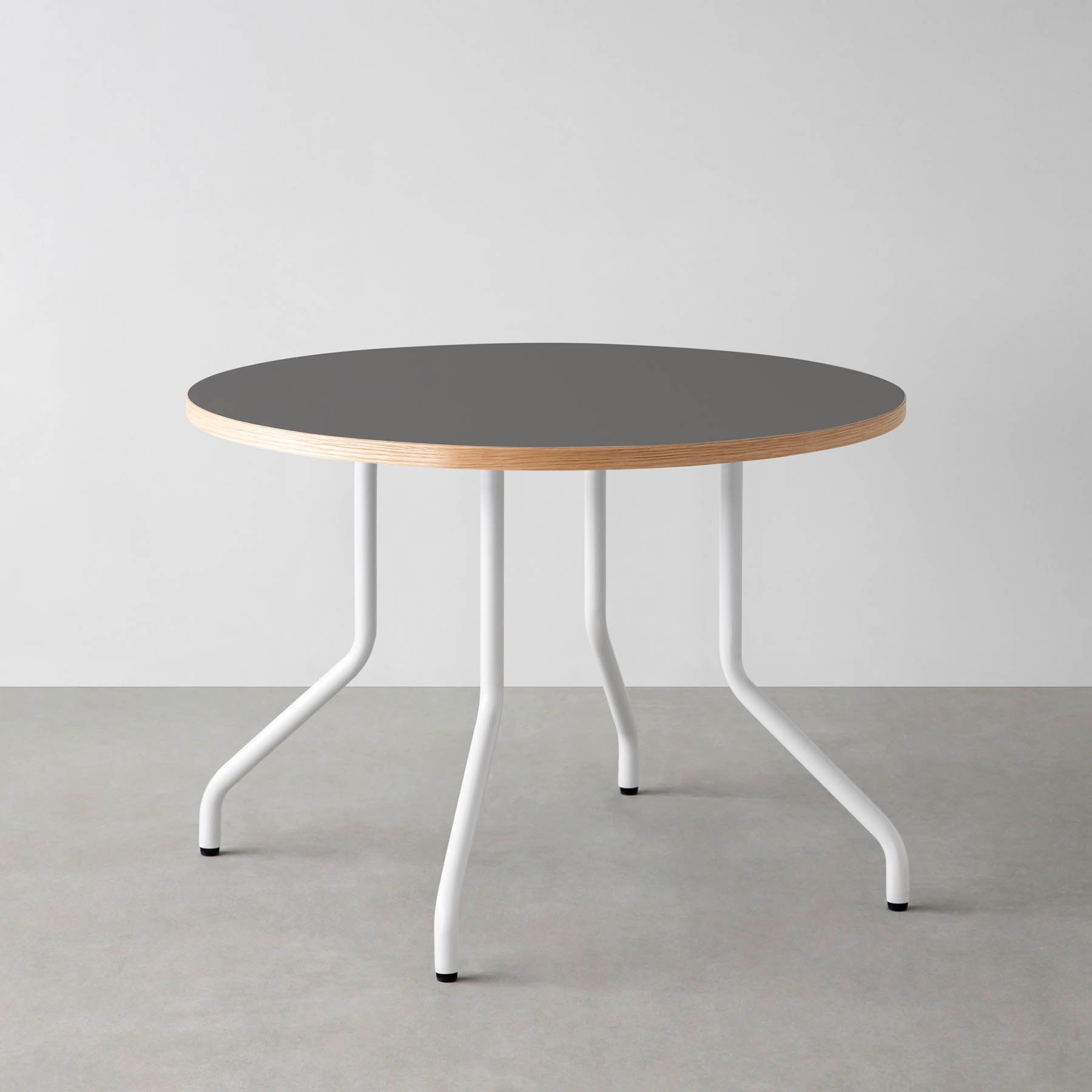 スマート造作カフェテーブル / リノリウム 全32色　白スチール脚 4本脚 × ラウンド φ81 - 100