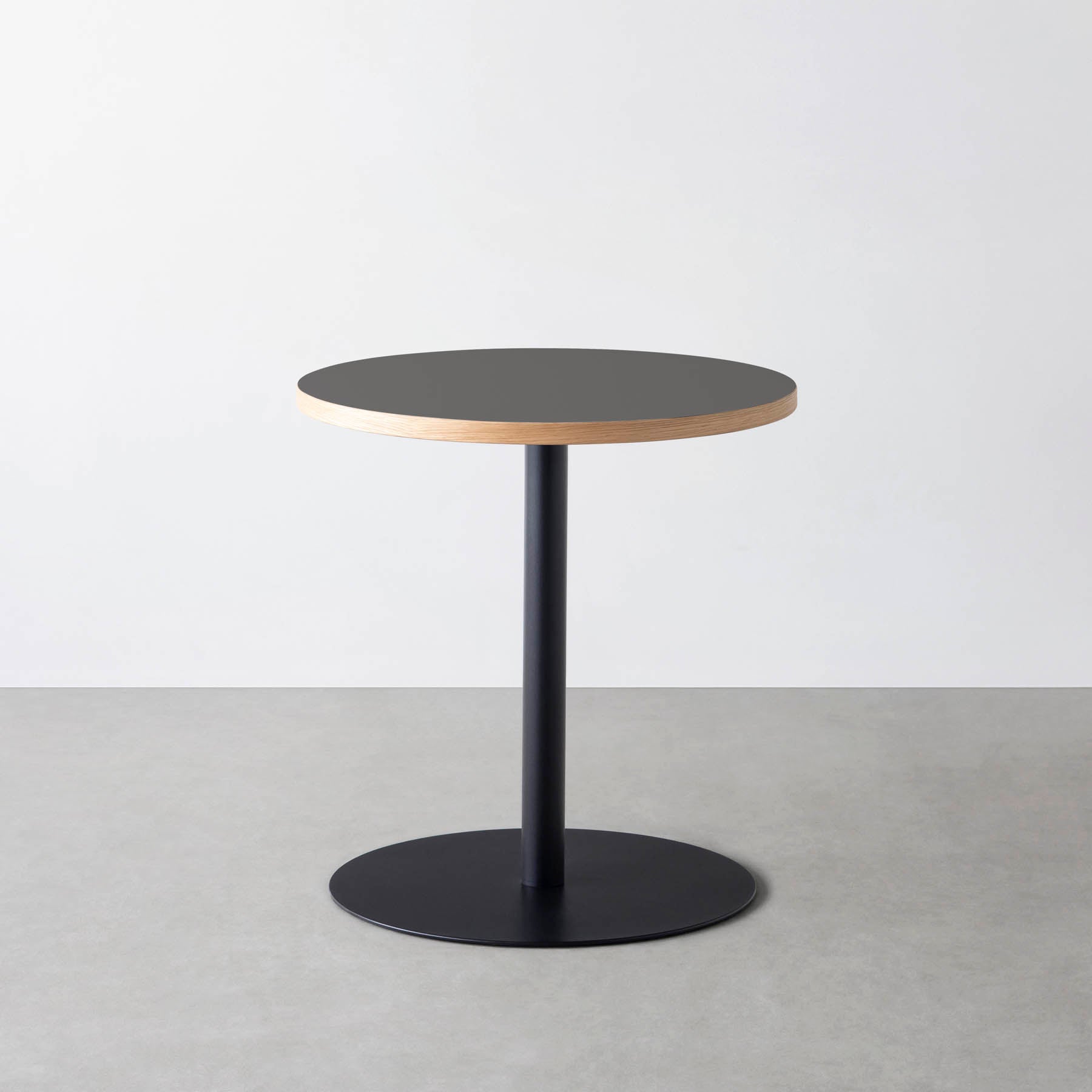 スマート造作カフェテーブル / リノリウム 全32色　黒スチール脚 1本脚 × ラウンド φ61 - 70