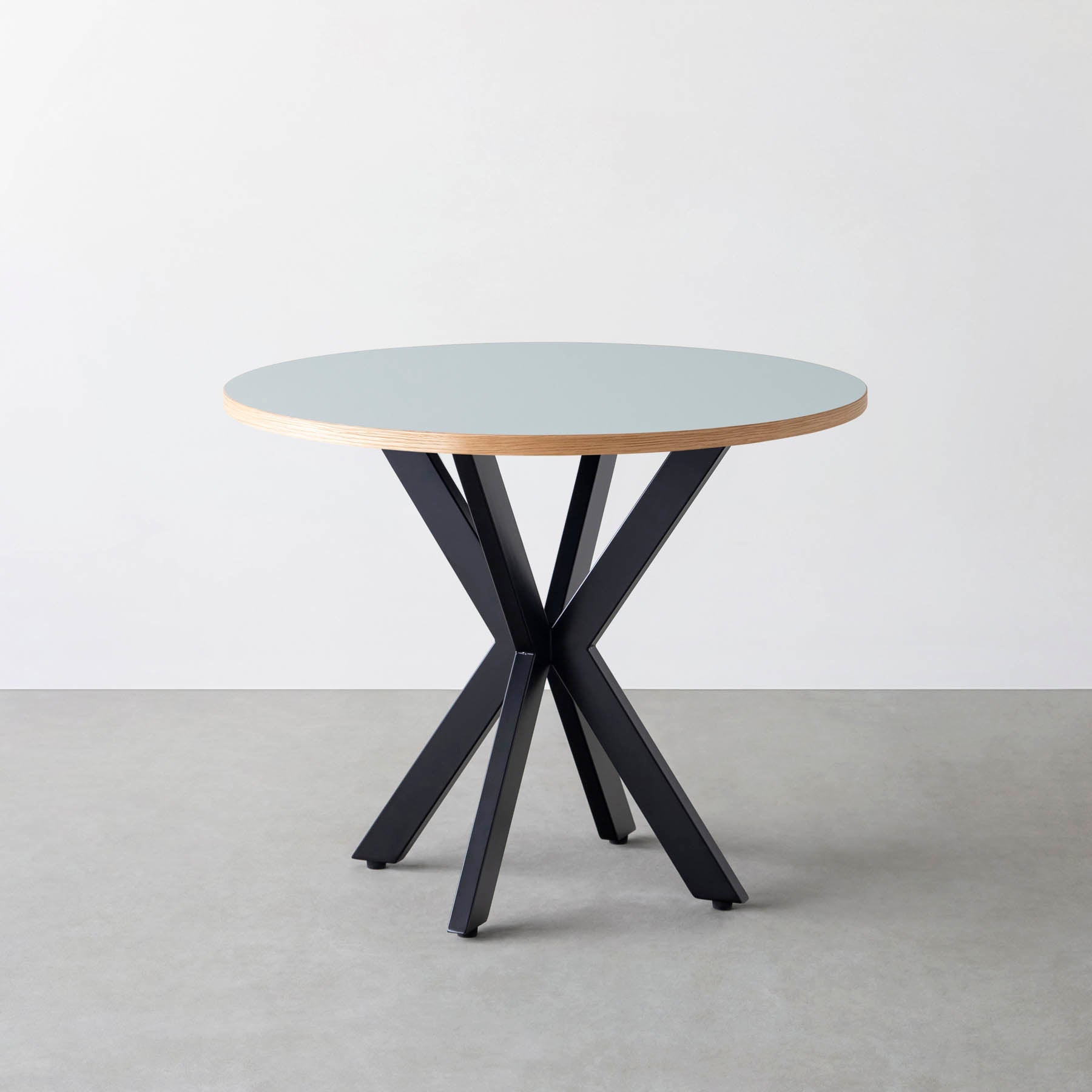 スマート造作カフェテーブル / リノリウム 全32色　黒スチール脚 カフェX × ラウンド φ81 - 90