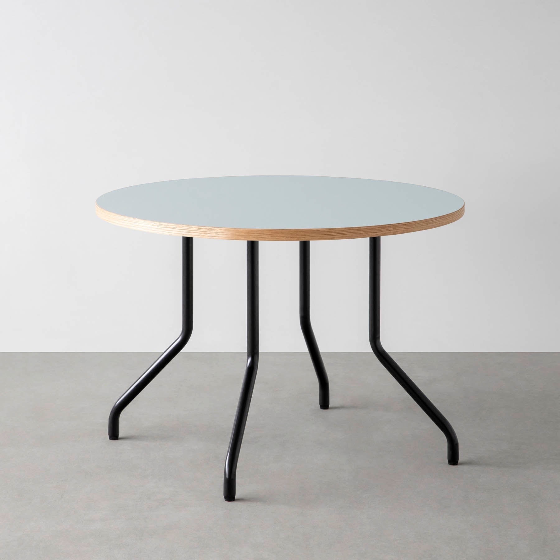 スマート造作カフェテーブル / リノリウム 全32色　黒スチール脚 4本脚 × ラウンド φ81 - 100