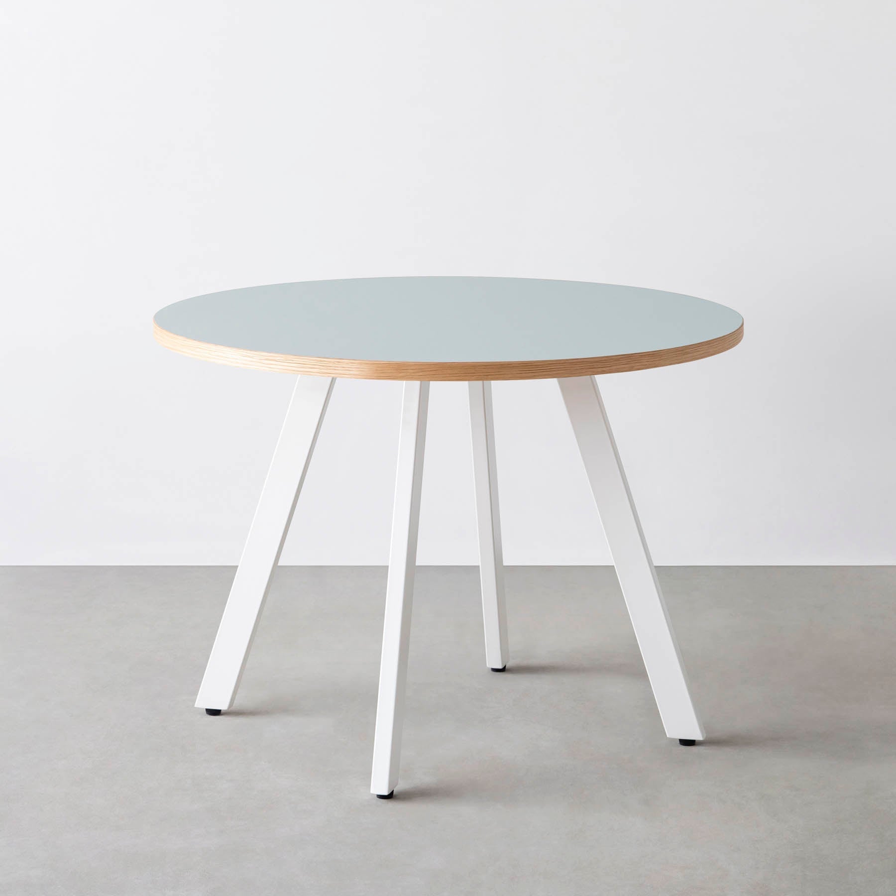 スマート造作カフェテーブル / リノリウム 全32色　白スチール脚 4本脚 × ラウンド φ81 - 100