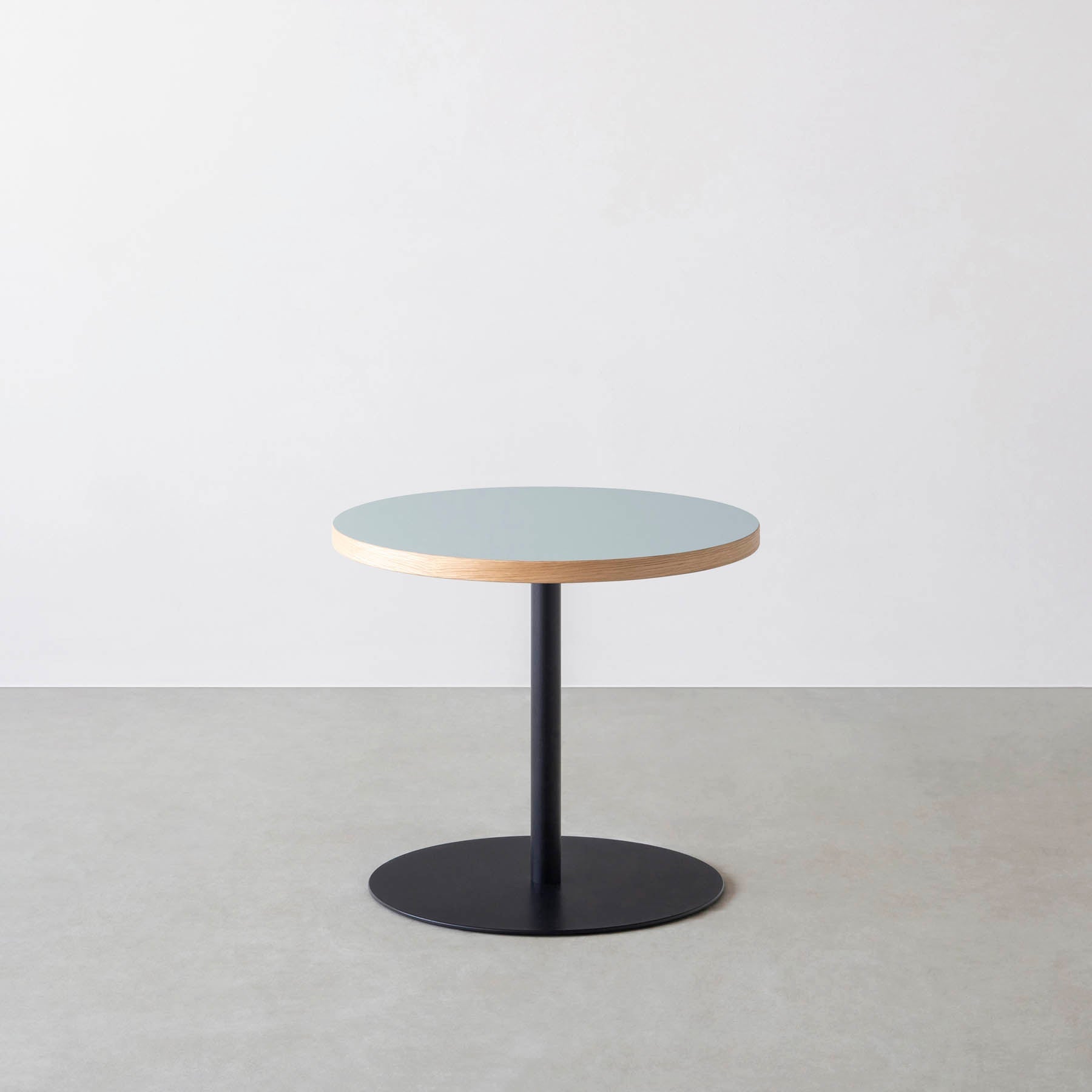 スマート造作カフェテーブル / リノリウム 全32色　黒スチール脚 1本脚 × ラウンド φ50 - 60