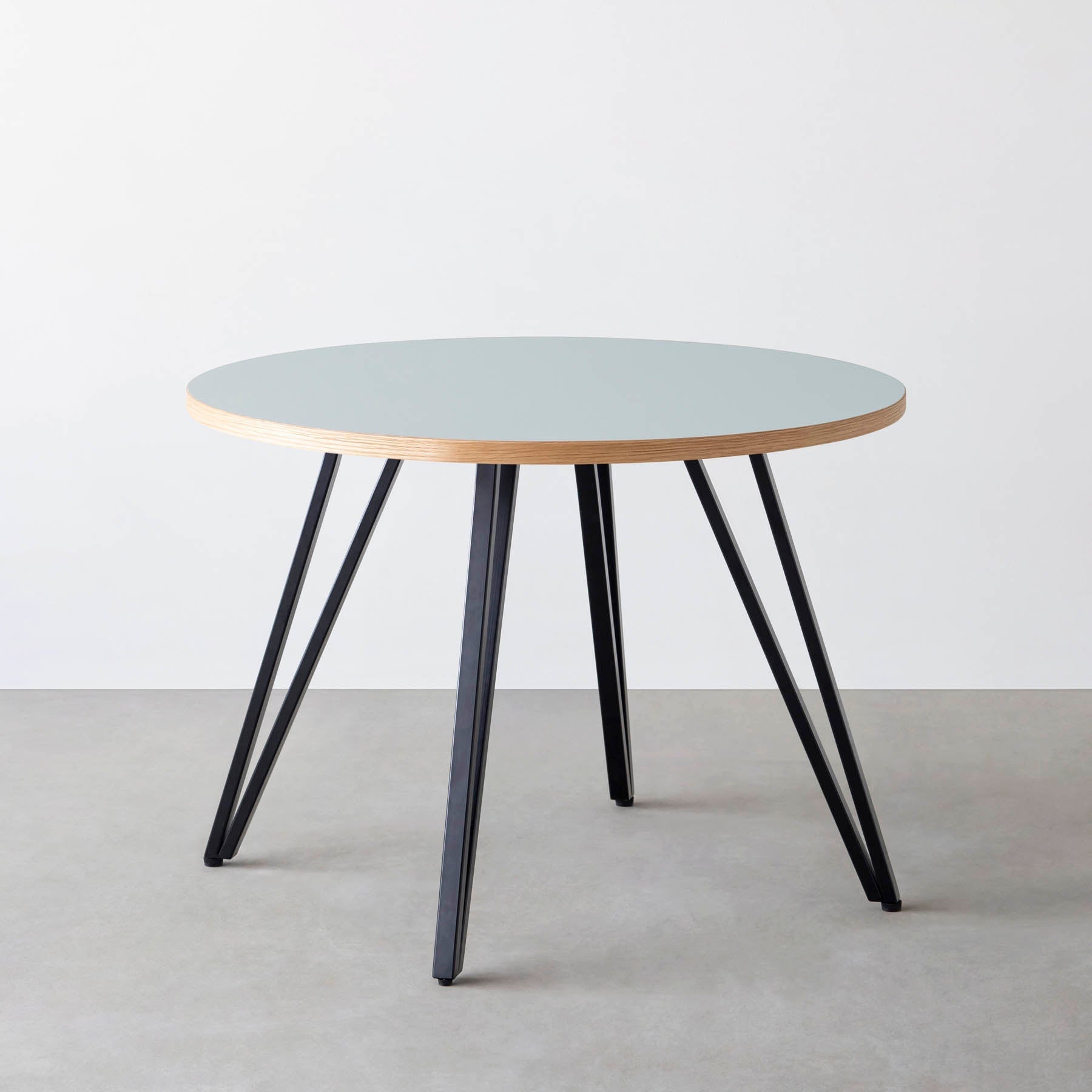 スマート造作カフェテーブル / リノリウム 全32色　黒スチール脚 4本脚 × ラウンド φ81 - 100