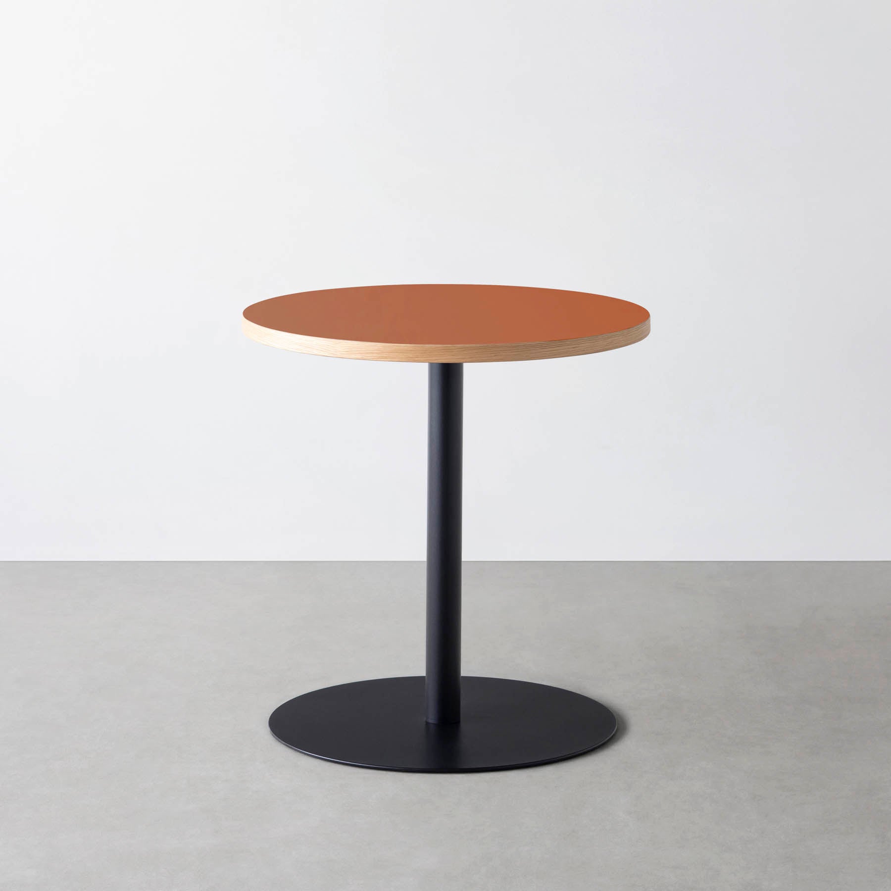 スマート造作カフェテーブル / リノリウム 全32色　黒スチール脚 1本脚 × ラウンド φ61 - 70