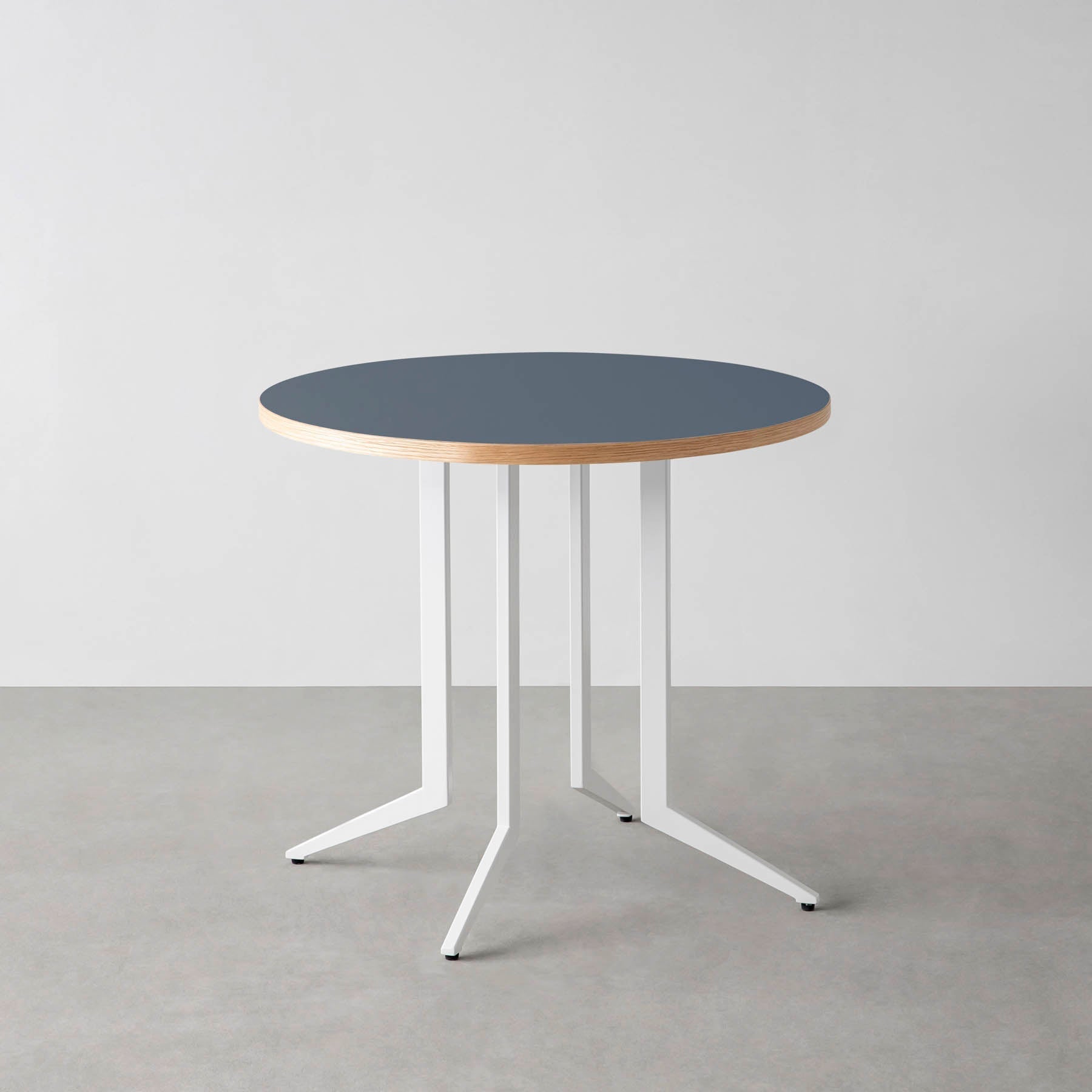 スマート造作カフェテーブル / リノリウム 全32色　白スチール脚 4本脚 × ラウンド φ61 - 80