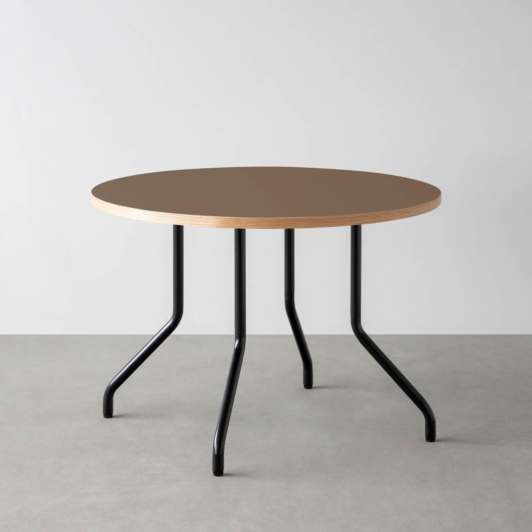 スマート造作カフェテーブル / リノリウム 全32色　黒スチール脚 4本脚 × ラウンド φ81 - 100