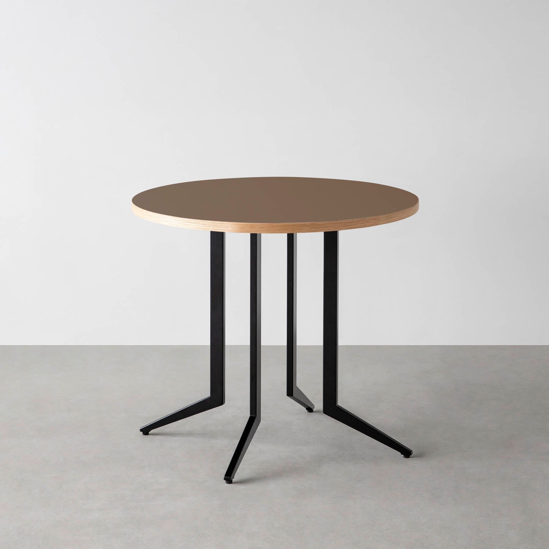 スマート造作カフェテーブル / リノリウム 全32色　黒スチール脚 4本脚 × ラウンド φ61 - 80