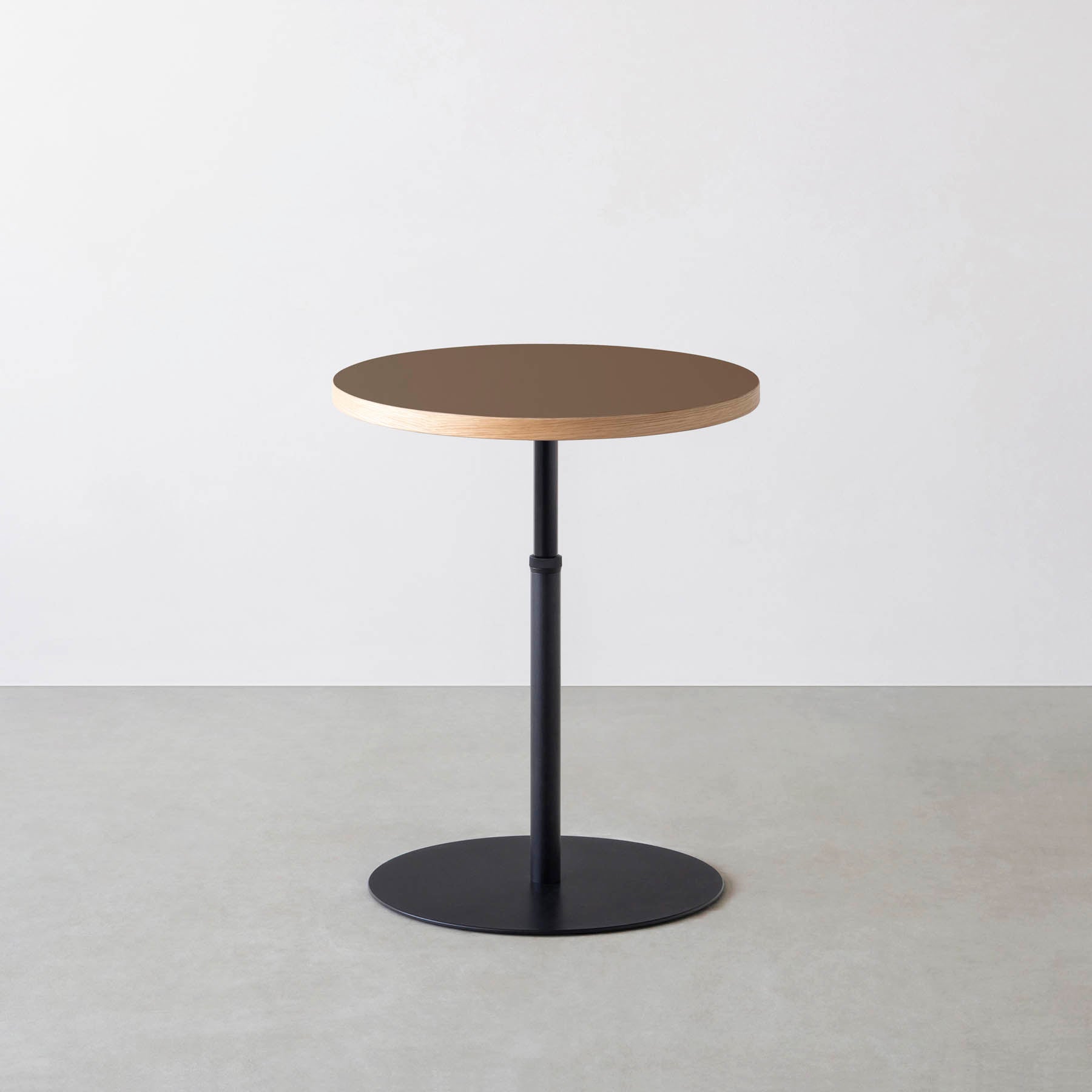 スマート造作カフェテーブル / リノリウム 全32色　黒スチール脚 1本脚 × ラウンド φ50 - 60