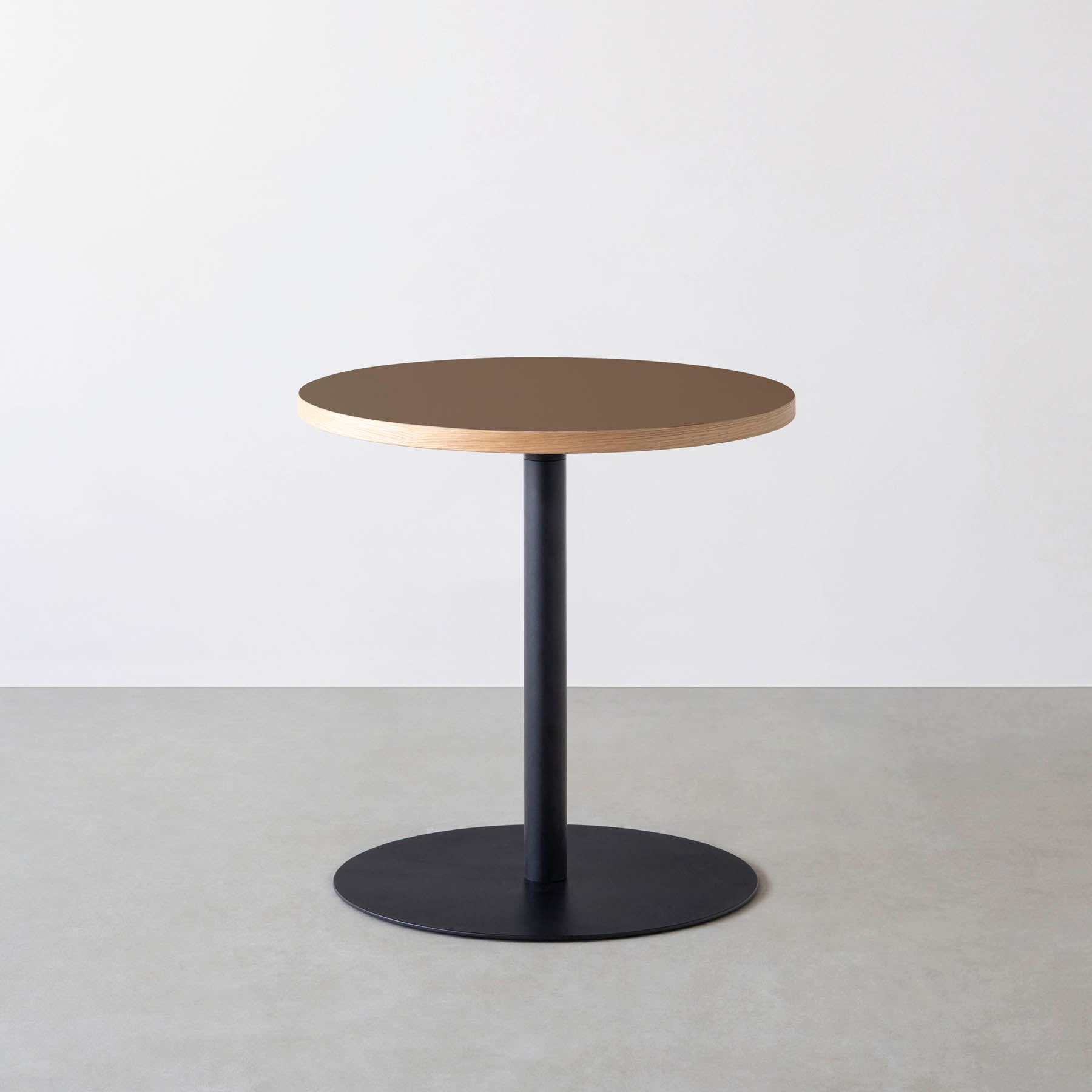 スマート造作カフェテーブル / リノリウム 全32色　黒スチール脚 1本脚 × ラウンド φ61 - 70